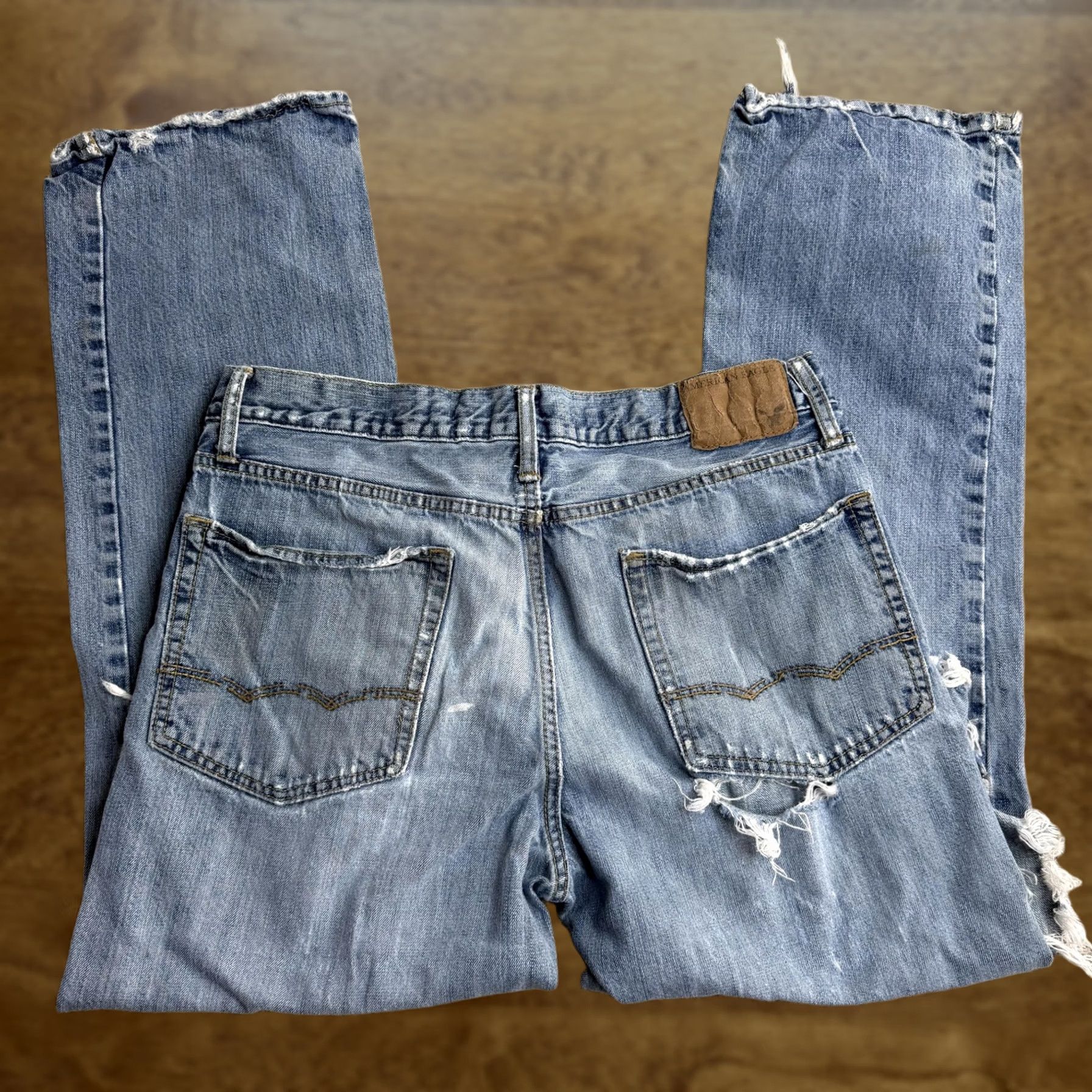 American Eagle Outfitters American Eagle Relaxed Jeans Mens 34x32 Light Wash Blue Denim Distressed Jeans Size US 34 / EU 50 - 1 Thumbnail
