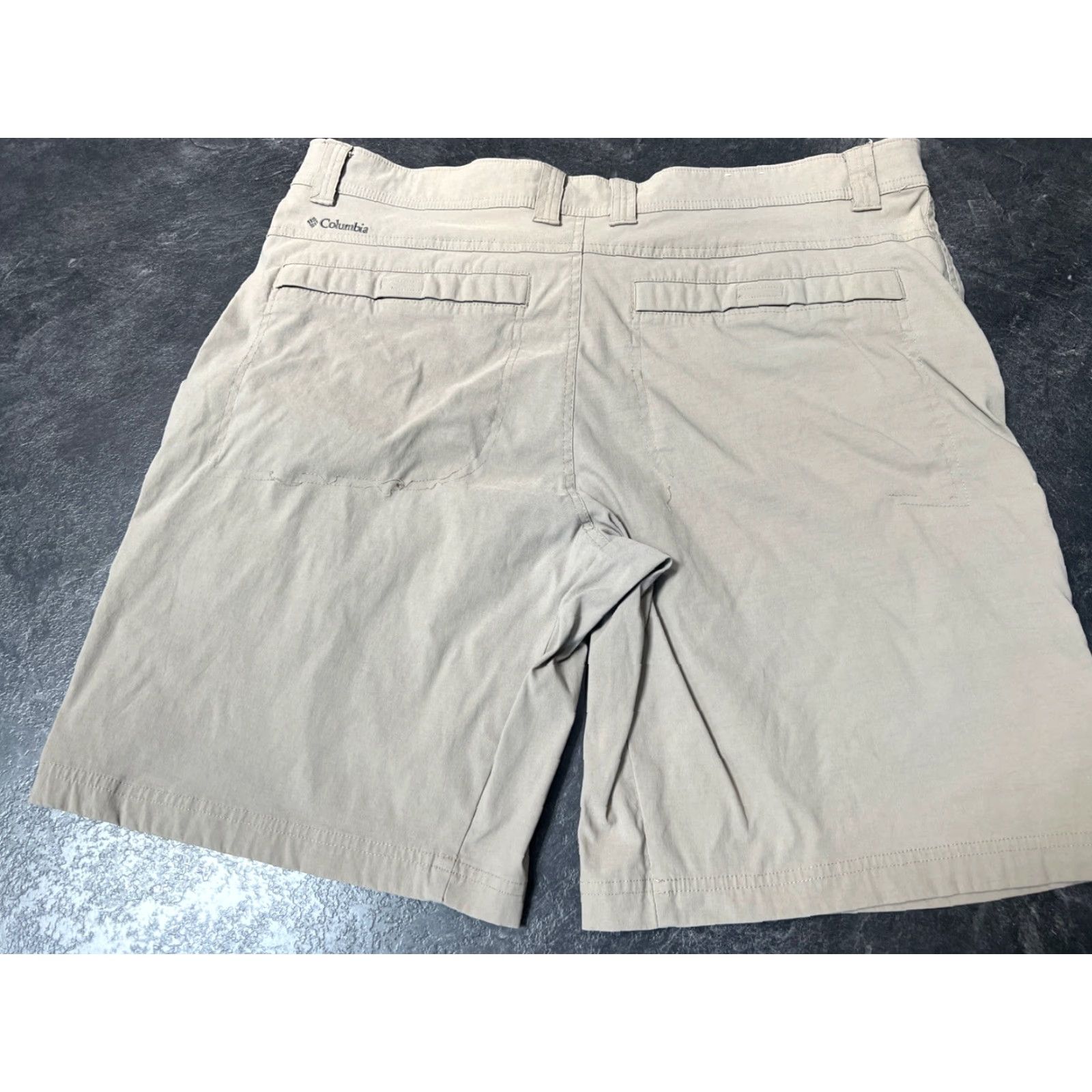 Vintage Columbia Cargo Shorts Mens 40 Beige Nylon Cotton Hiking Fishing Multi-Pocket Summer Ventilated UV Protection 10 Inseam Regular Size US 40 / EU 56 - 2 Thumbnail