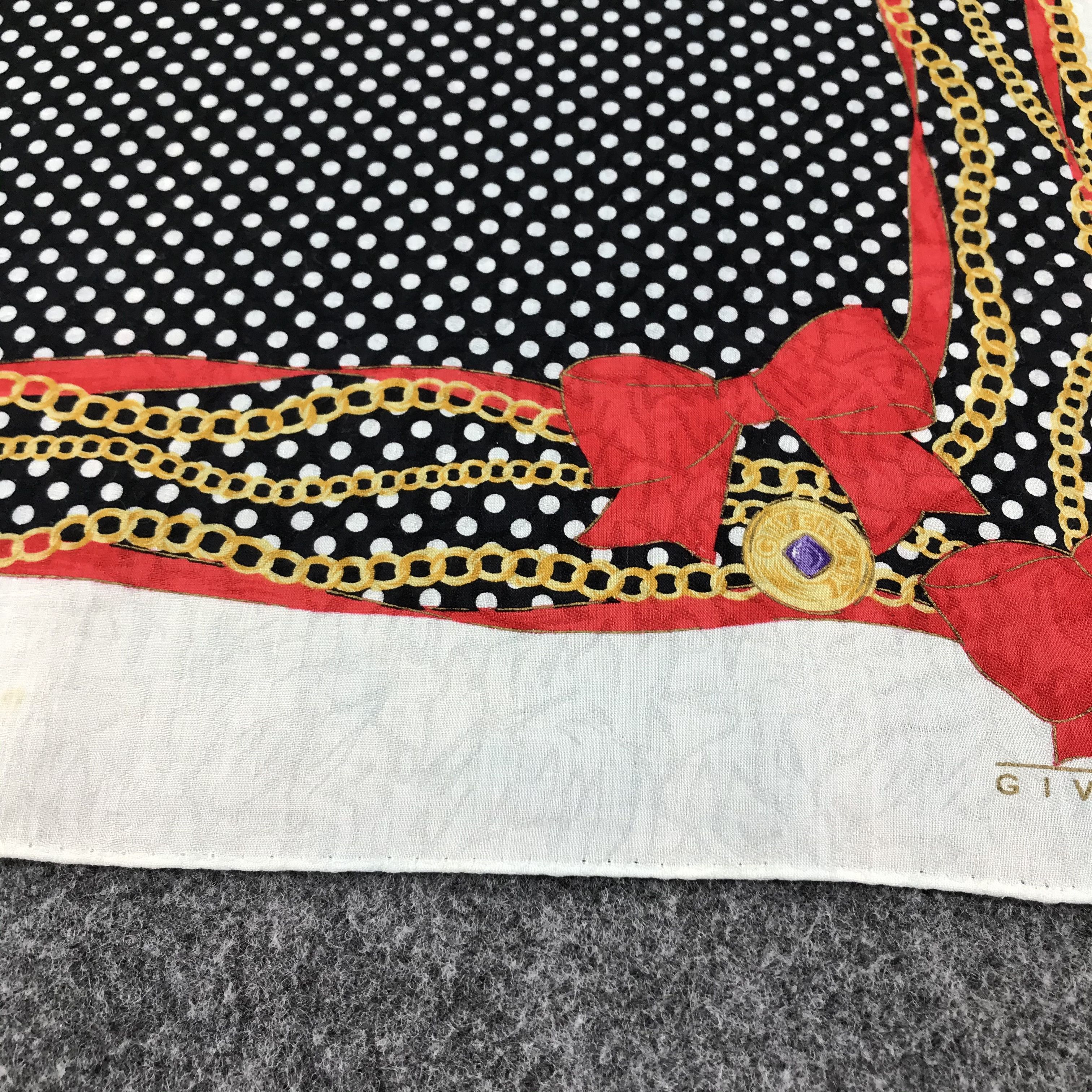 Givenchy Givenchy Luxury Handkerchief Neckerchief Bandana H398 Size ONE SIZE - 7 Thumbnail