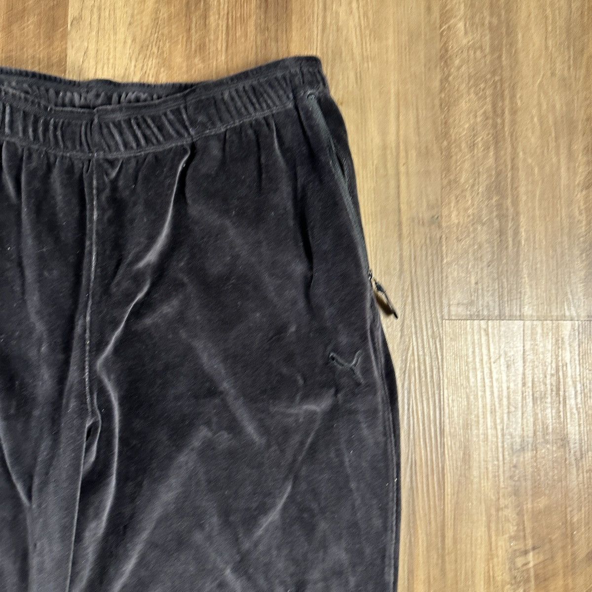 Ferrari × Puma Puma Ferrari Velour Velvet Track Suit Pants Size L NEW F1 Size US 32 / EU 48 - 2 Thumbnail