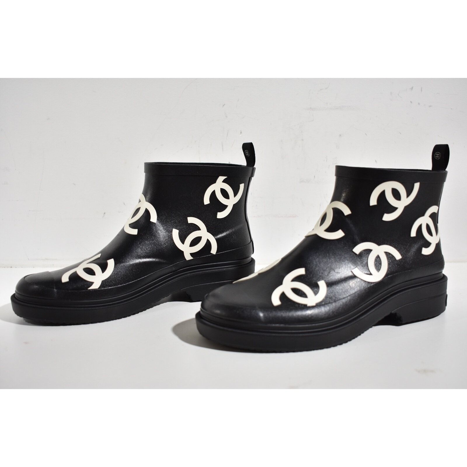 Chanel 23A All Over Logo Rubber Low Top Short Ankle Rain Boots 39 Size US 9 / IT 39 - 9 Thumbnail