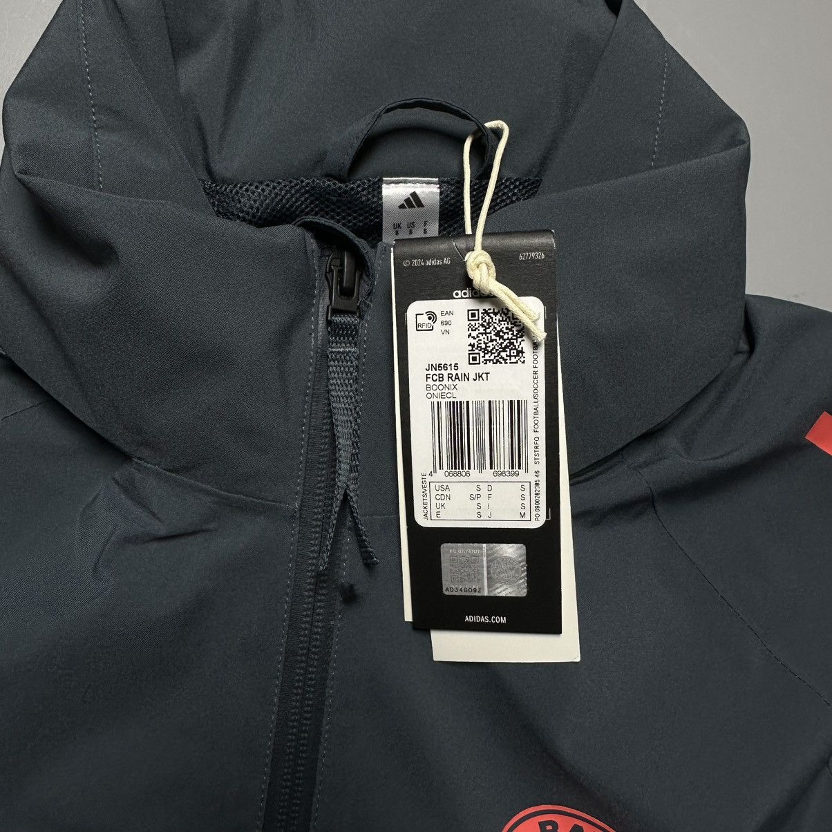 Adidas NWT BAYERN MUNICH 2025/2026 FOOTBALL SOCCER TRAINING JACKET Size US S / EU 44-46 / 1 - 4 Thumbnail
