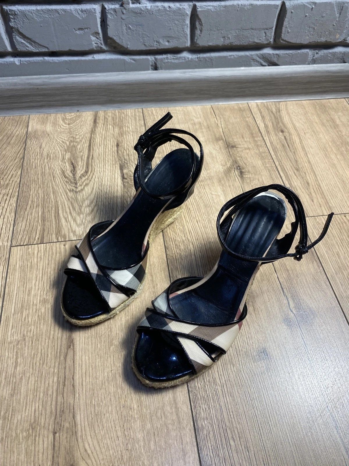 Burberry Burberry Black/beige Wedges Sandals Size 37 Made in Italy Size US 7 / IT 37 - 1 Thumbnail