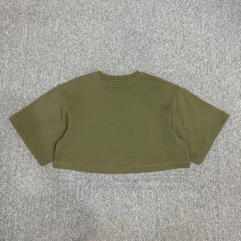 Celine Celine Paris Green Cropped T-Shirt . Size S / US 4 / IT 40 - 2 Thumbnail