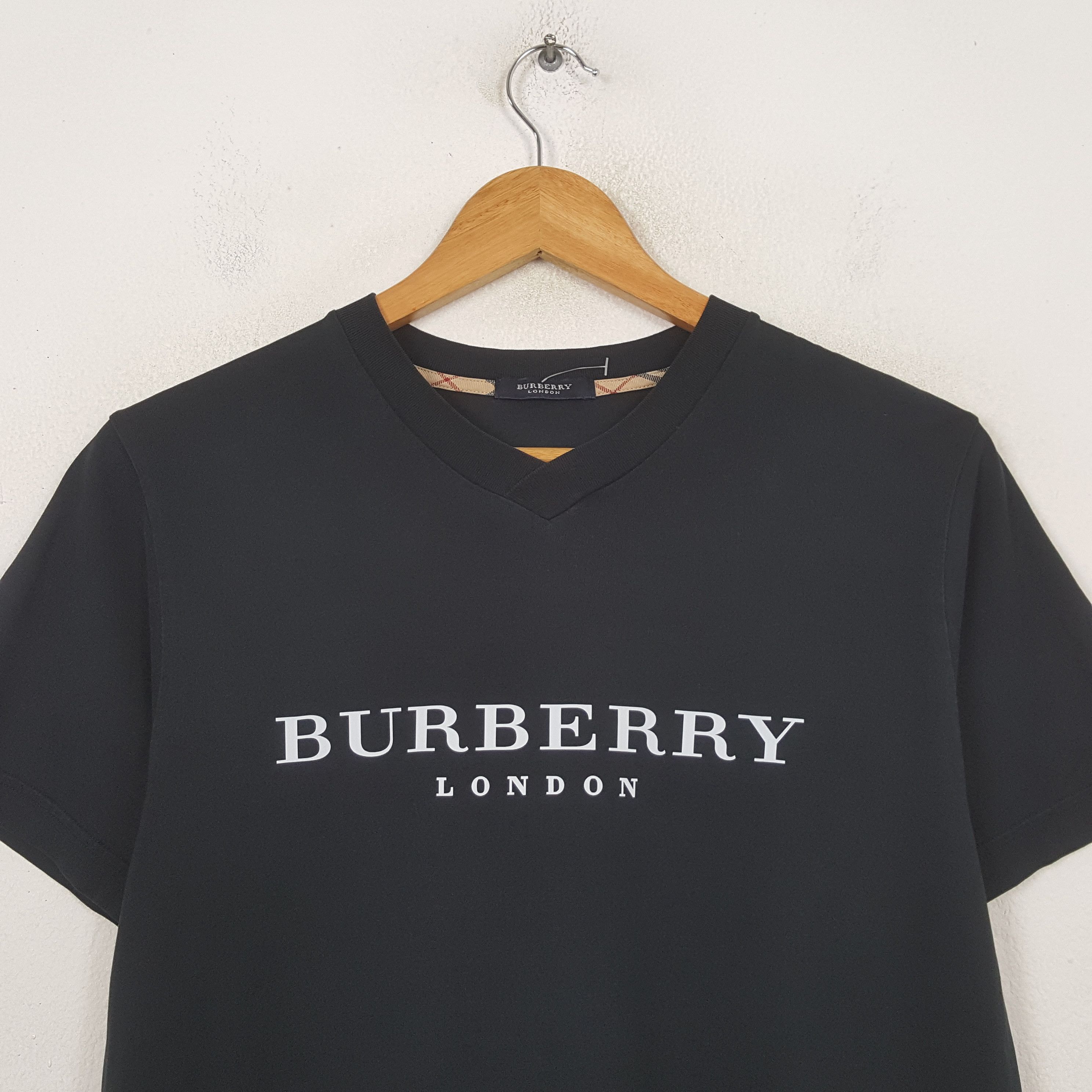 Burberry Vintage Burberry London Fashion Brand T-shirt RR30 Size US M / EU 48-50 / 2 - 2 Thumbnail