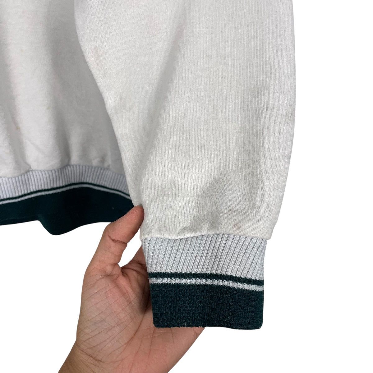 Nike Vintage Nike Swoosh Small Logo Sweater Size US L / EU 52-54 / 3 - 9 Thumbnail
