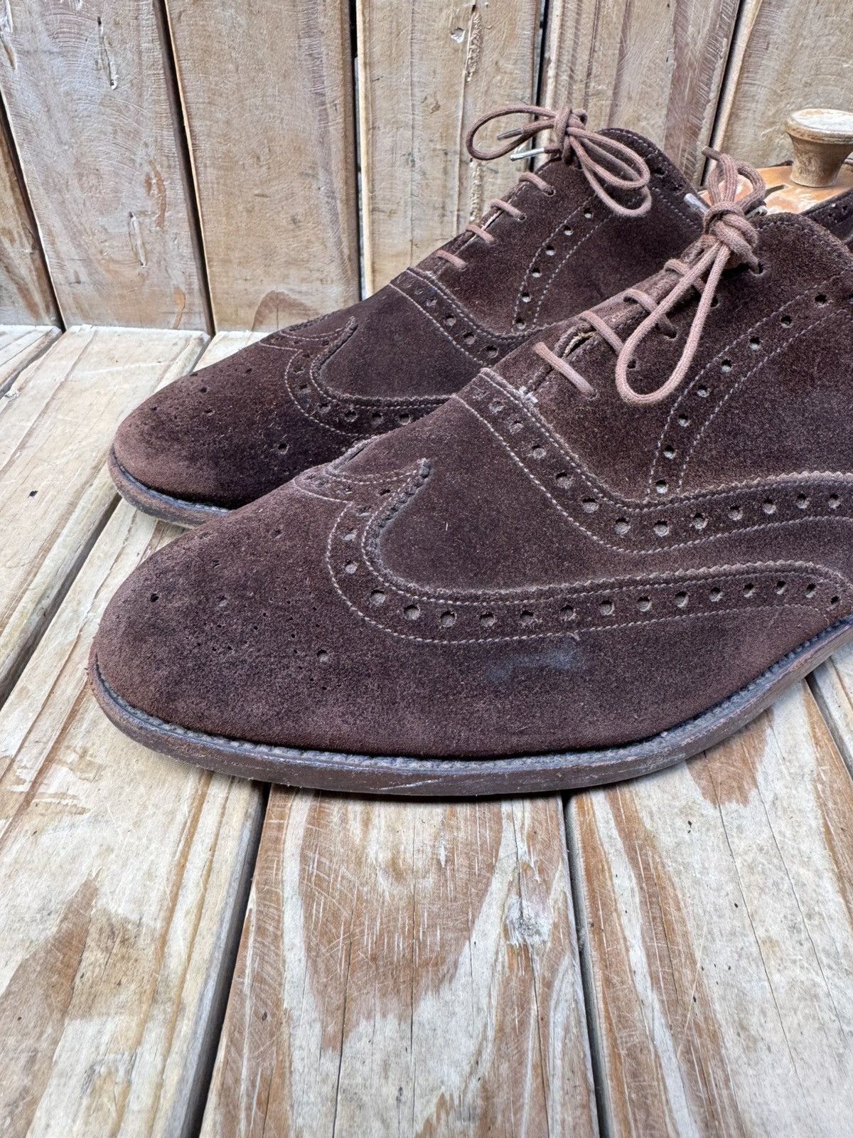 Alfred Sargent Alfred Sargent Brown suede wingtip dress Men’s shoes UK 11 Size US 12 / EU 45 - 8 Thumbnail