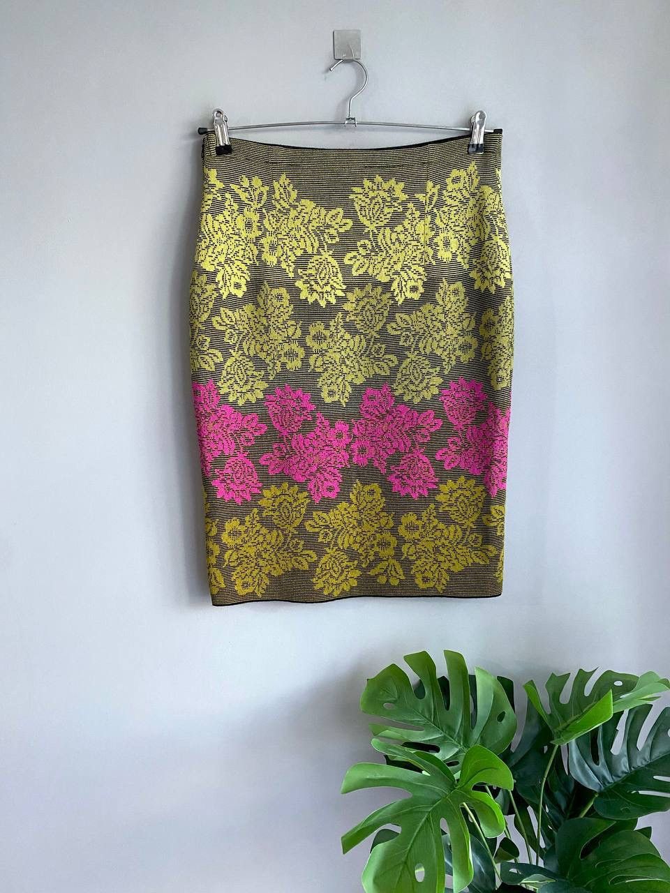 Designer × Vintage Oleana Silk/Merino Wool Knit Skirt Floral Print Size S Size 30" / US 8 / IT 44 - 1 Thumbnail
