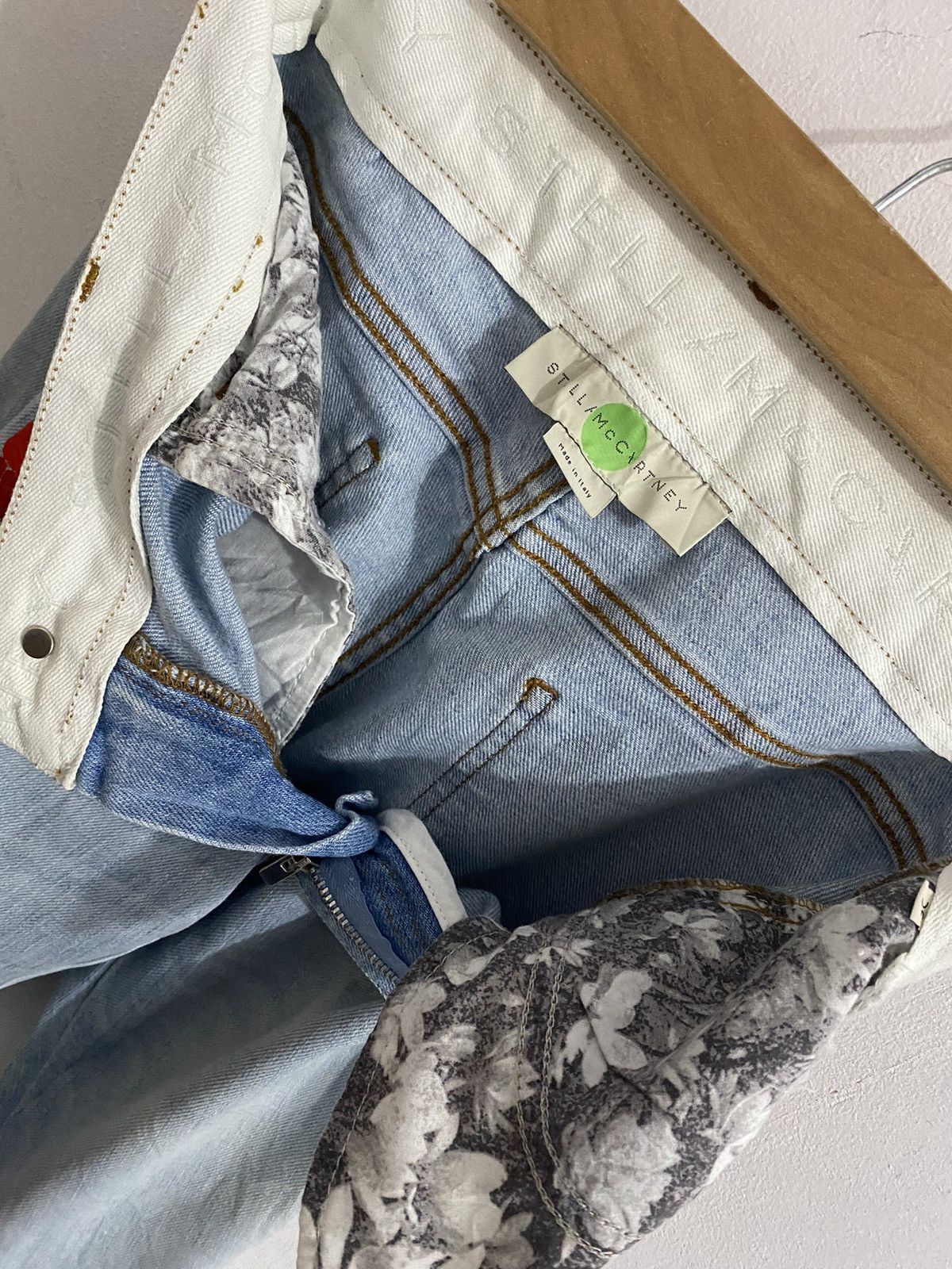 Stella McCartney Stella McCartney Flower Embroidered Jeans Size 27" / US 4 / IT 40 - 11 Thumbnail