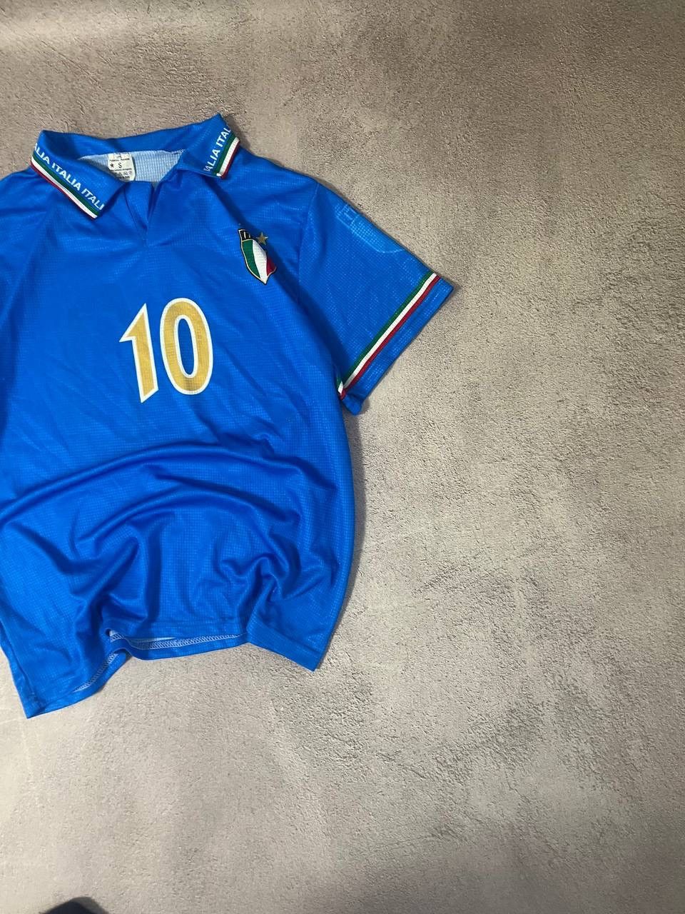 Vintage Italia Totti 10 number distressed jersey soccer Size US S / EU 44-46 / 1 - 3 Thumbnail