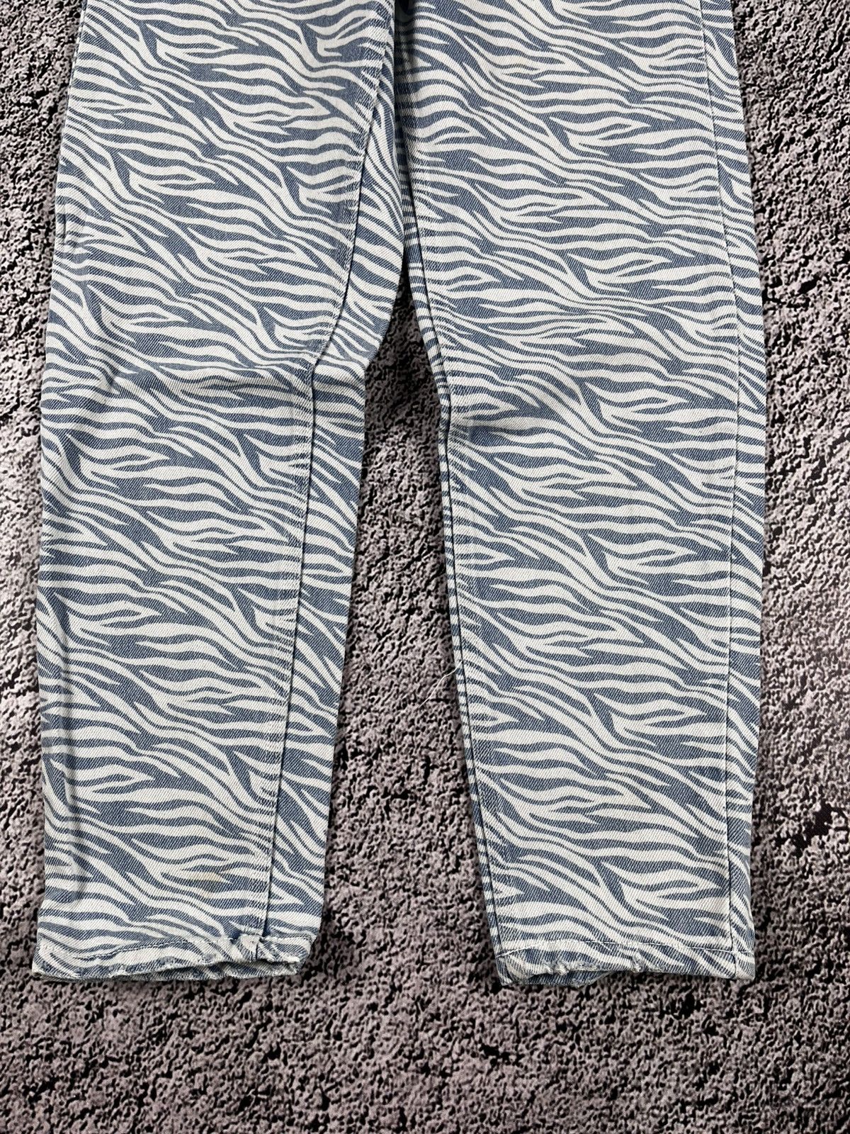 Japanese Brand Vintage Y2K zebra jeans streetwear juicy style avantgarde Size 25" / US 0 / IT 36 - 7 Thumbnail