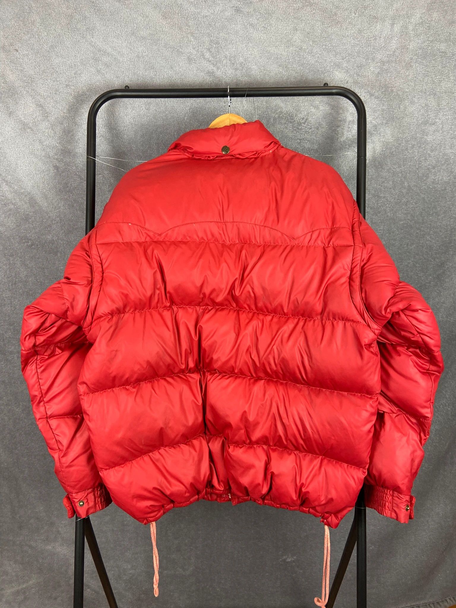 Vintage Vintage Red Puffer Jacket – Oversized Look, Size M Size US M / EU 48-50 / 2 - 4 Thumbnail