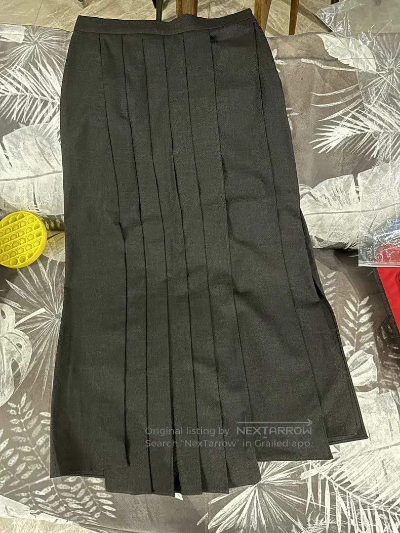 Brunello Cucinelli Brunello Cucinelli Charcoal grey pleated half skirt, wool Size 26" / US 2 / IT 38 - 6 Thumbnail