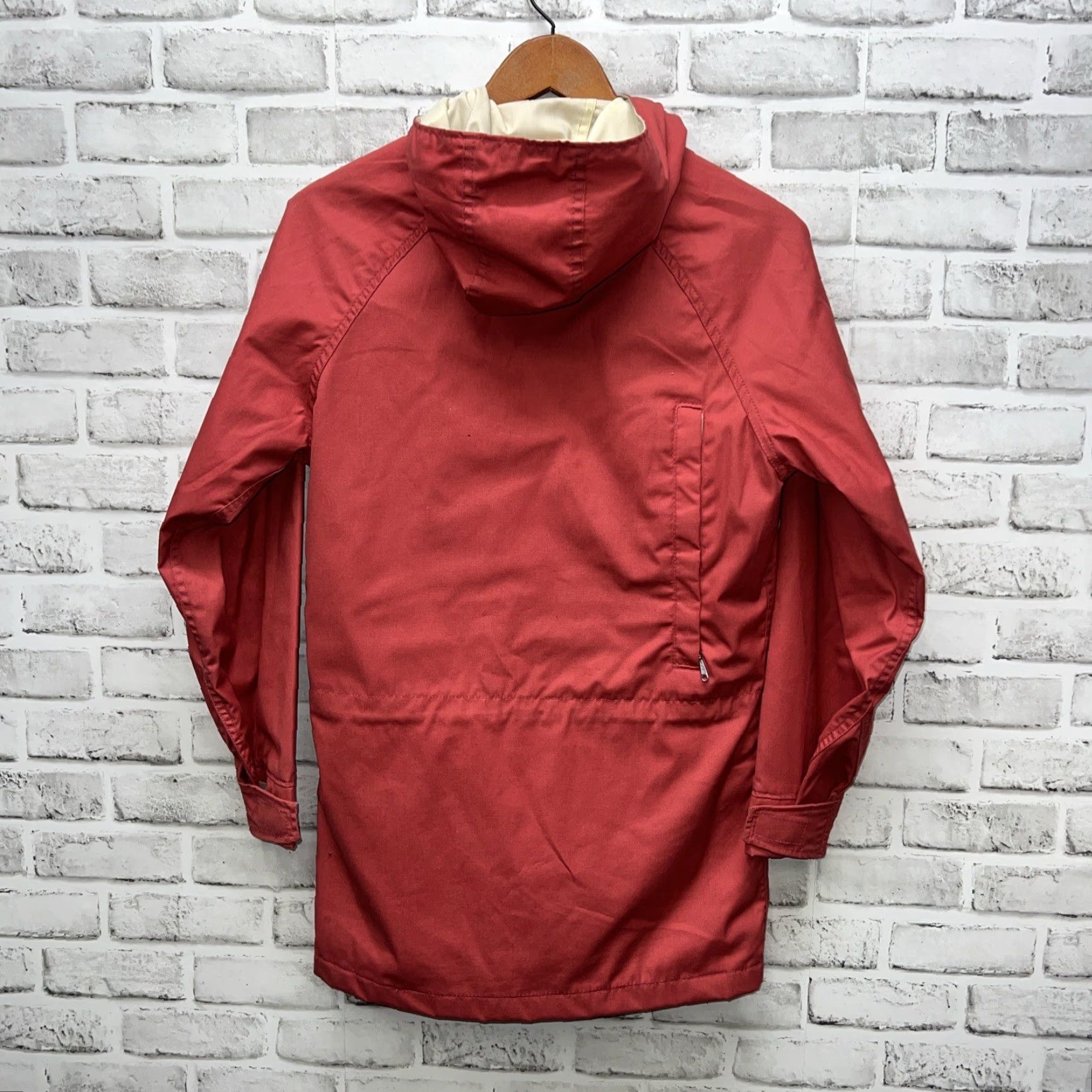 Vintage VTG Woolrich Full Zip Jacket Women's XS Red USA Theme Ladies Jacket Full Zip USA Red Woolrich Womens XS Size XS / US 0-2 / IT 36-38 - 3 Thumbnail