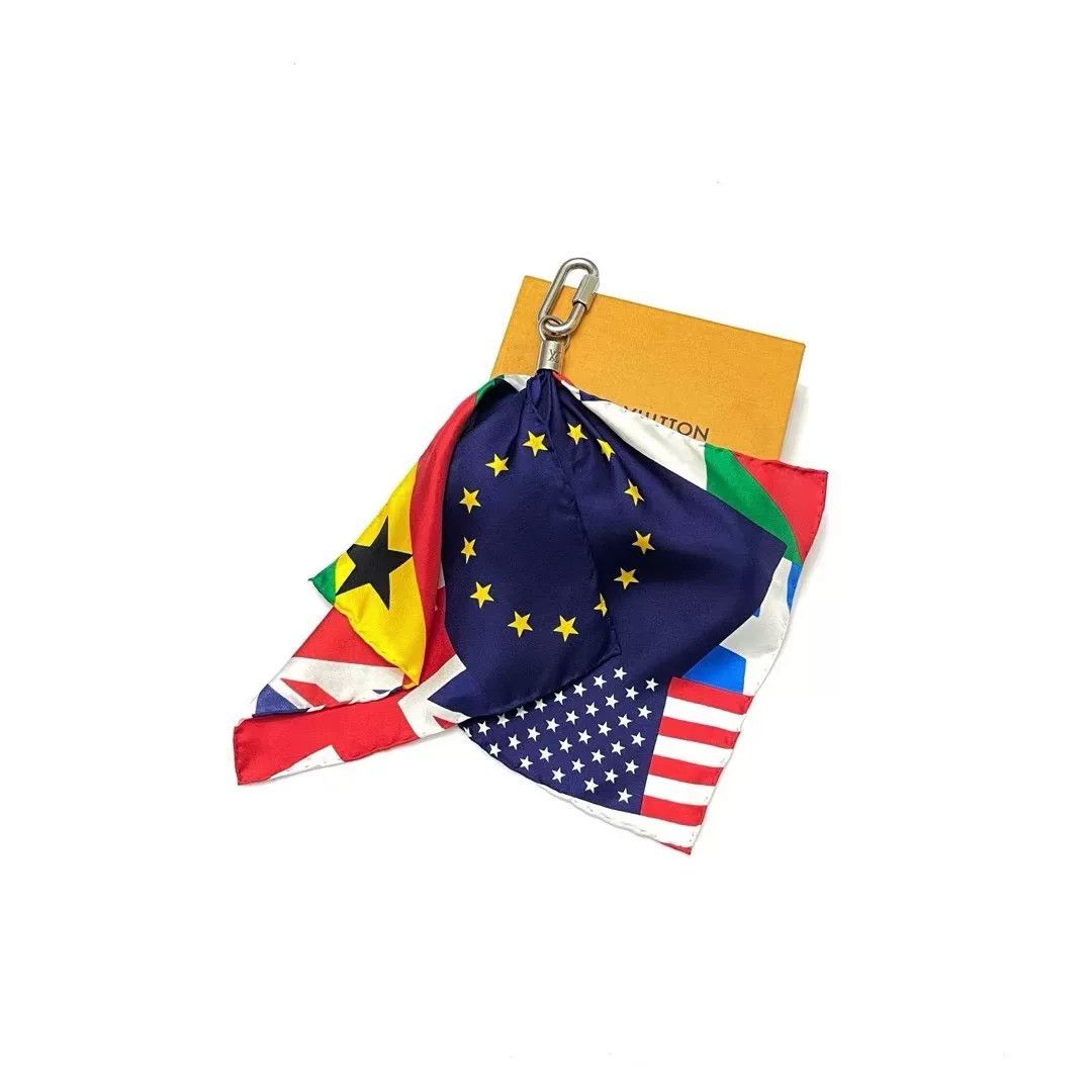 Louis Vuitton Louis Vuitton Silk Flag Pendant Ornament Size ONE SIZE - 1 Thumbnail