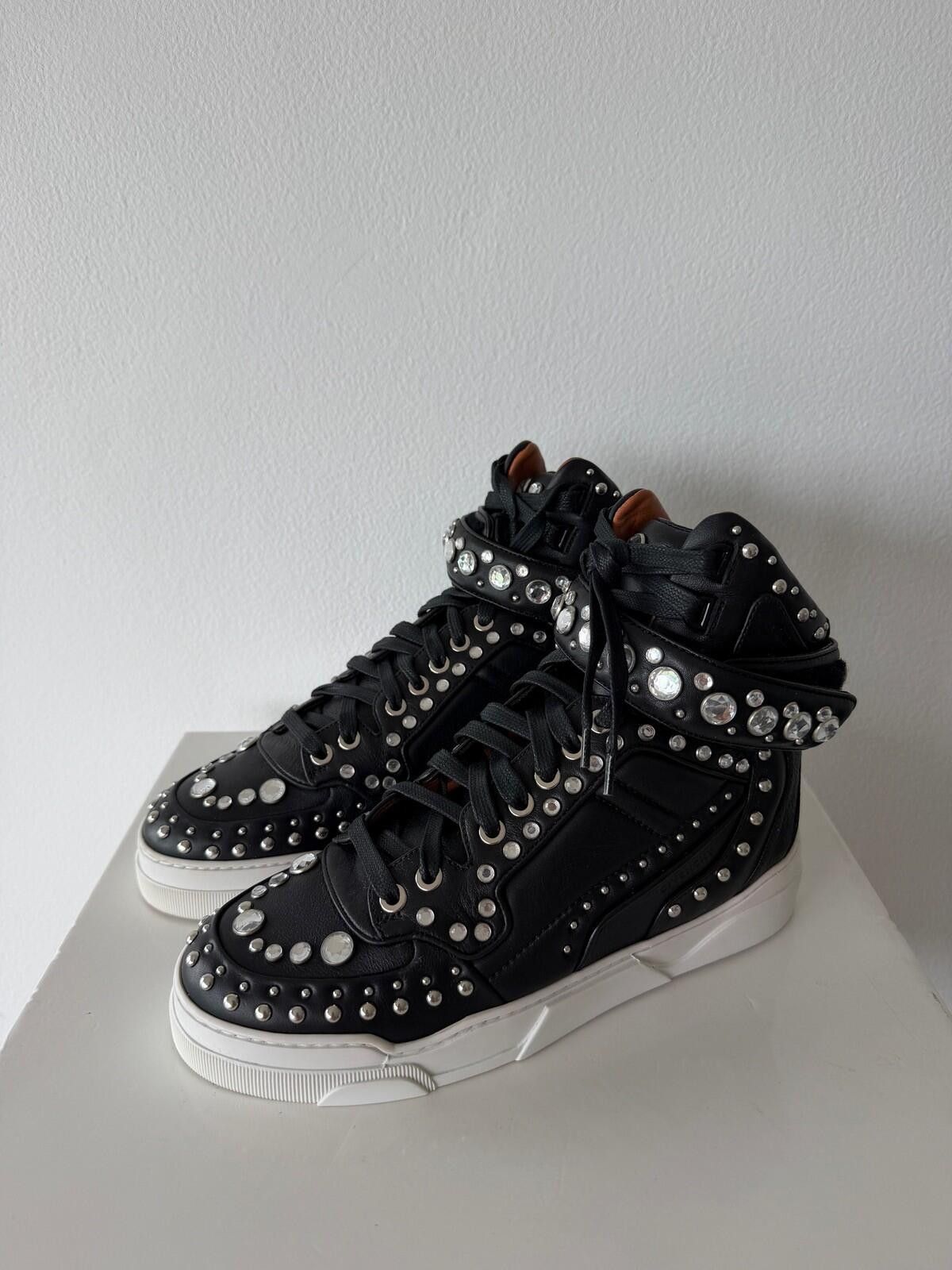 Givenchy new Givenchy womens tyson studs sneaker shoes black 36 3 6 Size US 6 / IT 36 - 1 Thumbnail