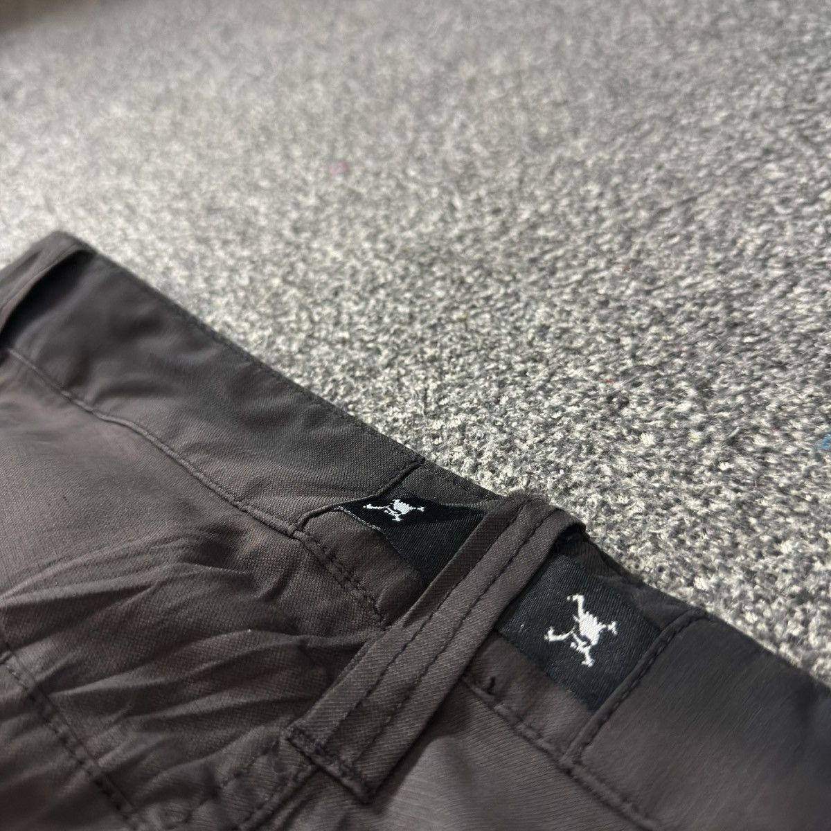 Vintage Oakley Skull Techwear Charcoal Grey Gorpcore Archive