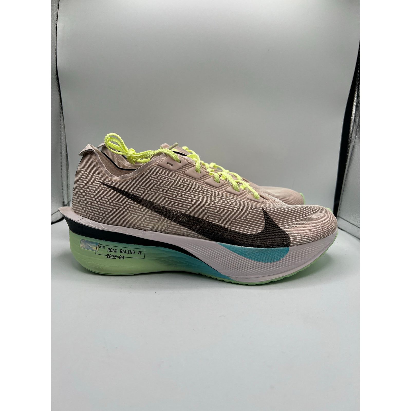 Nike Nike ZoomX Vapor Fly Next 4 “Silt Red Barely Volt” size 8 Size US 8 / IT 38 - 3 Thumbnail