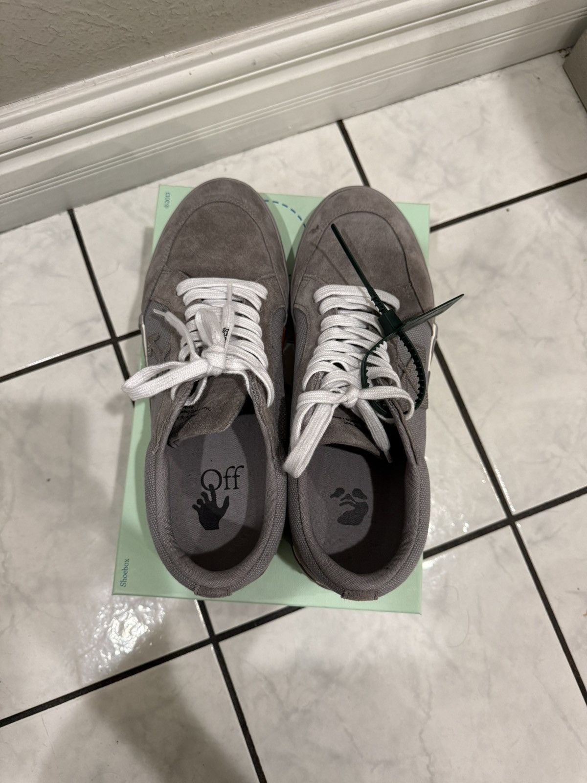 Off-White Off white low top sneaker Size US 11.5 / EU 44-45 - 2 Thumbnail