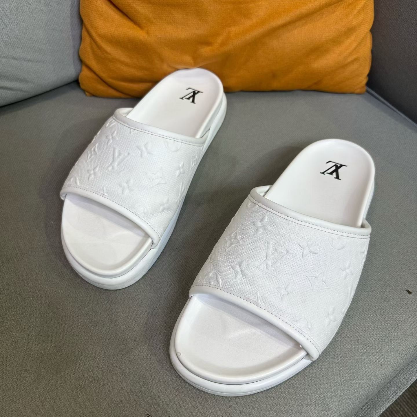 Louis Vuitton Louis Vuitton White Sandals 9 Men Size US 9 / EU 42 - 1 Thumbnail