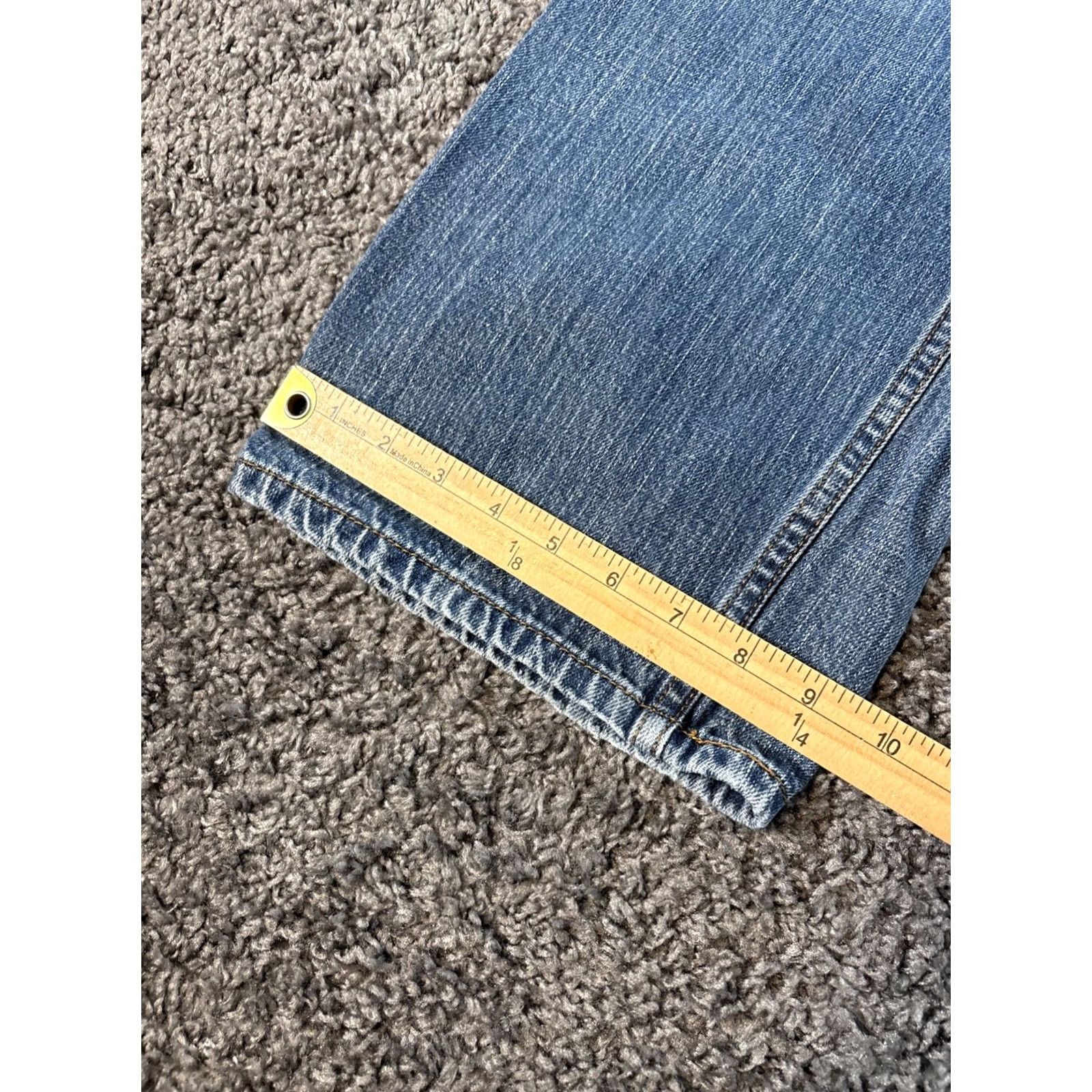 Levi's VINTAGE Levi's 559 Relaxed Straight Jeans Mens 38x32 Med Wash Blue Cotton 559 Straight Regular 32 Inseam Men Size US 38 / EU 54 - 3 Thumbnail