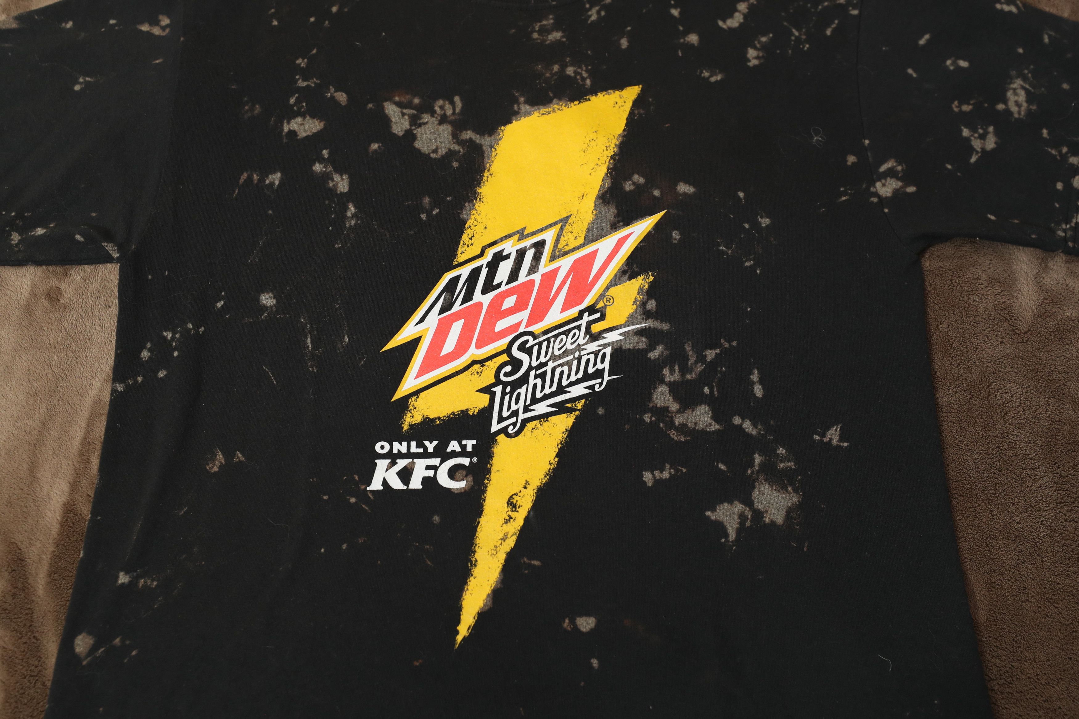 Mountain Dew Mountain Dew Sweet Lightning Only at KFC Tee (L) Size US L / EU 52-54 / 3 - 4 Thumbnail