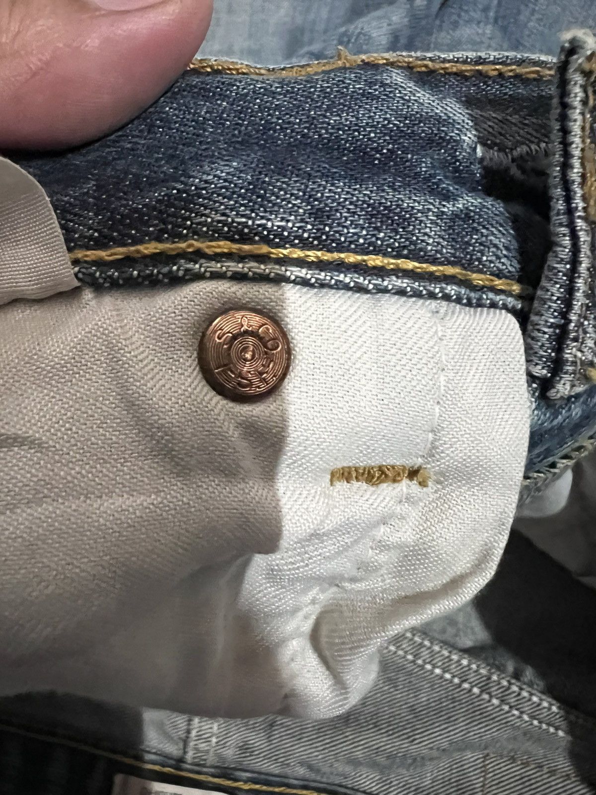 Levi's × Levi's Vintage Clothing VINTAGE LEVIS 501 DISTRESSED JEAN Size US 31 - 21 Thumbnail