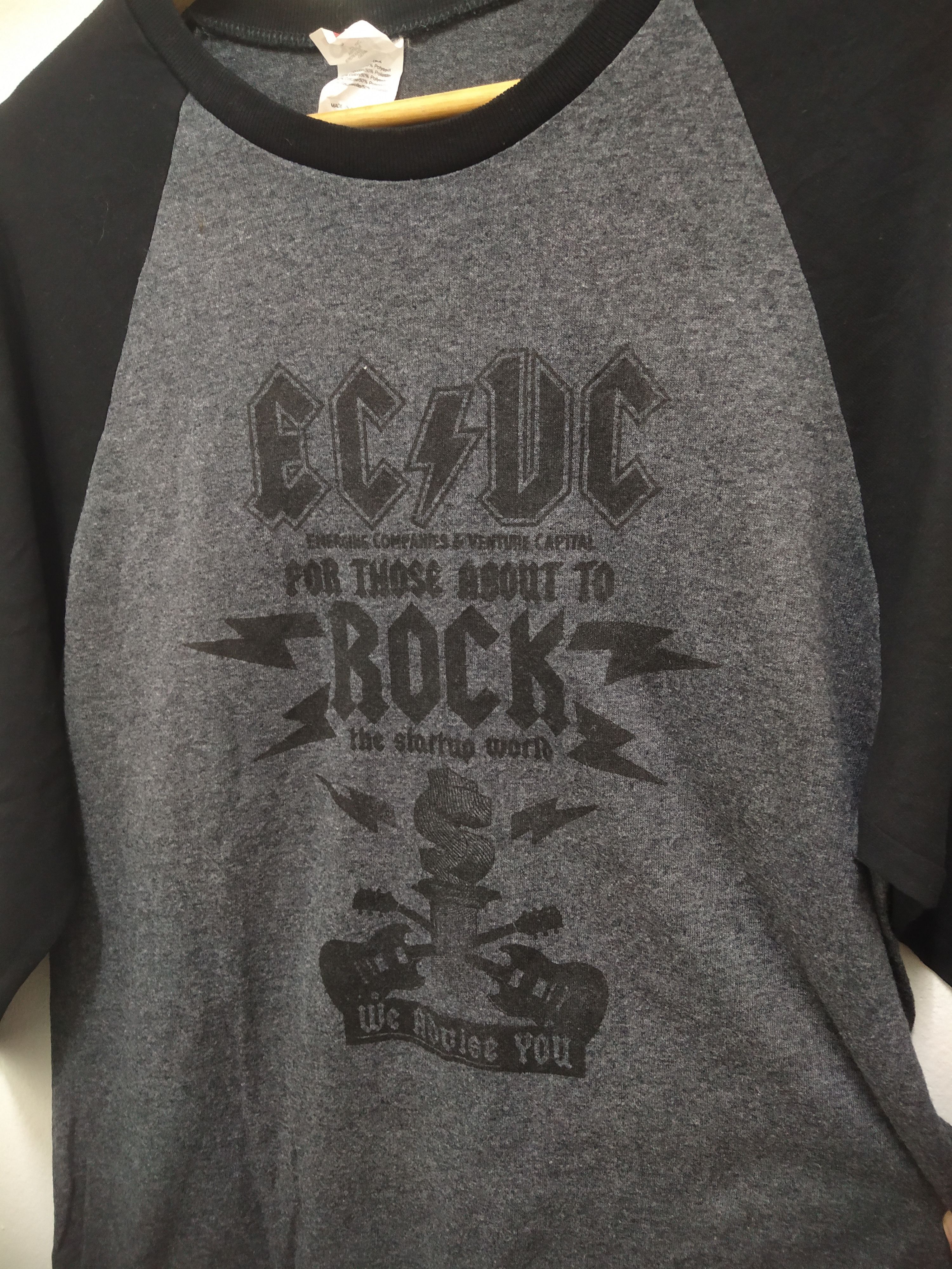 Vintage EC/DC Black/Grey 3q Sleeve Baseball Tee Tour Dates Graphic Size US M / EU 48-50 / 2 - 2 Thumbnail