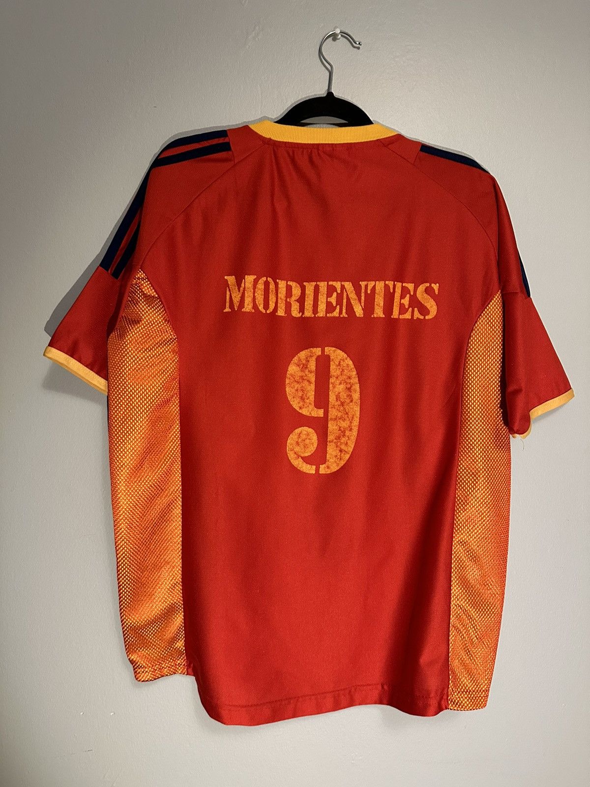 Adidas Retro Adidas España 🇪🇸 2002 Morientes #9 Jersey Size US L / EU 52-54 / 3 - 2 Thumbnail