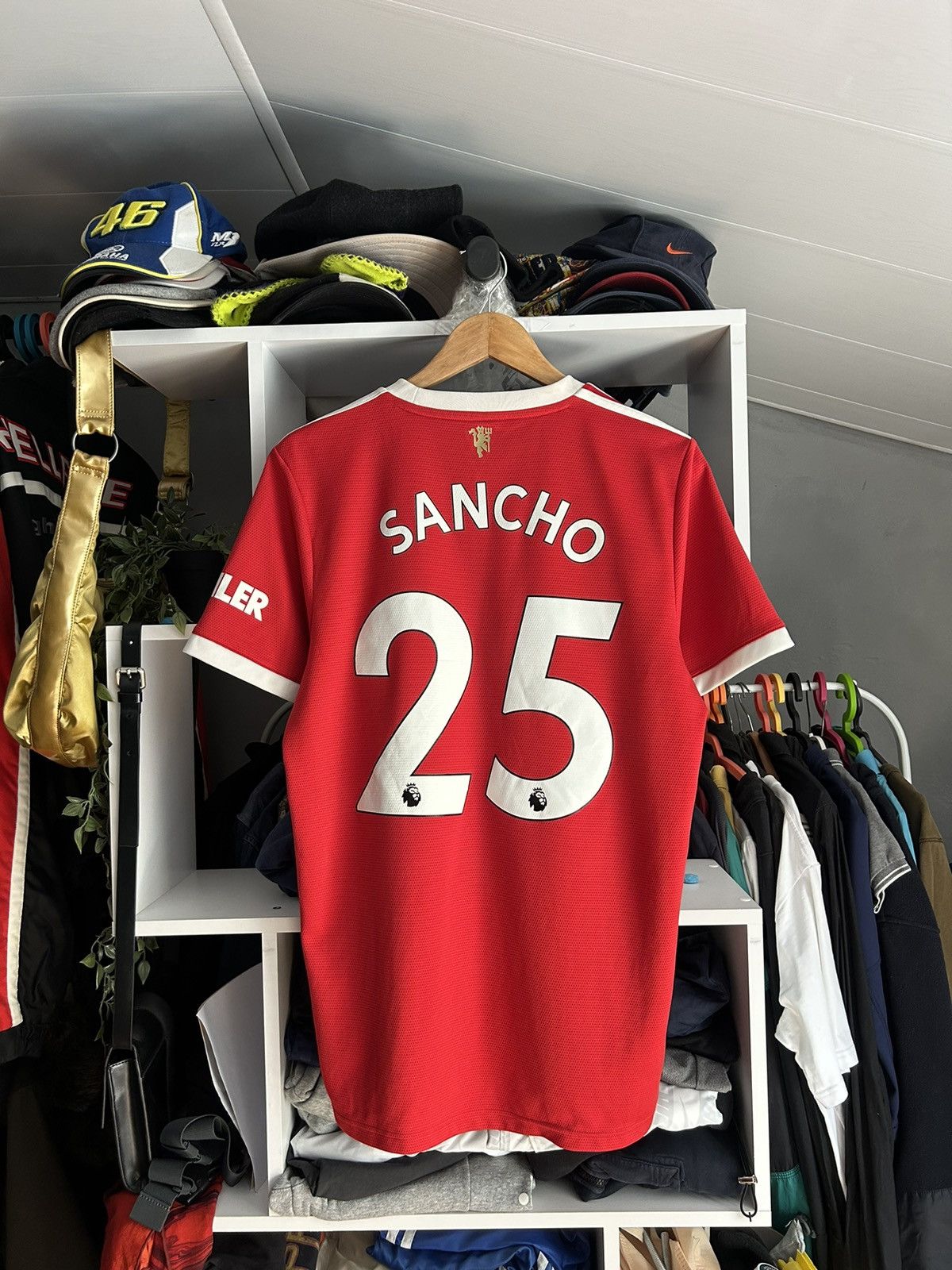 Adidas Manchester United SANCHO #25 2021/2022 soccer jersey size-M Size US M / EU 48-50 / 2 - 1 Thumbnail