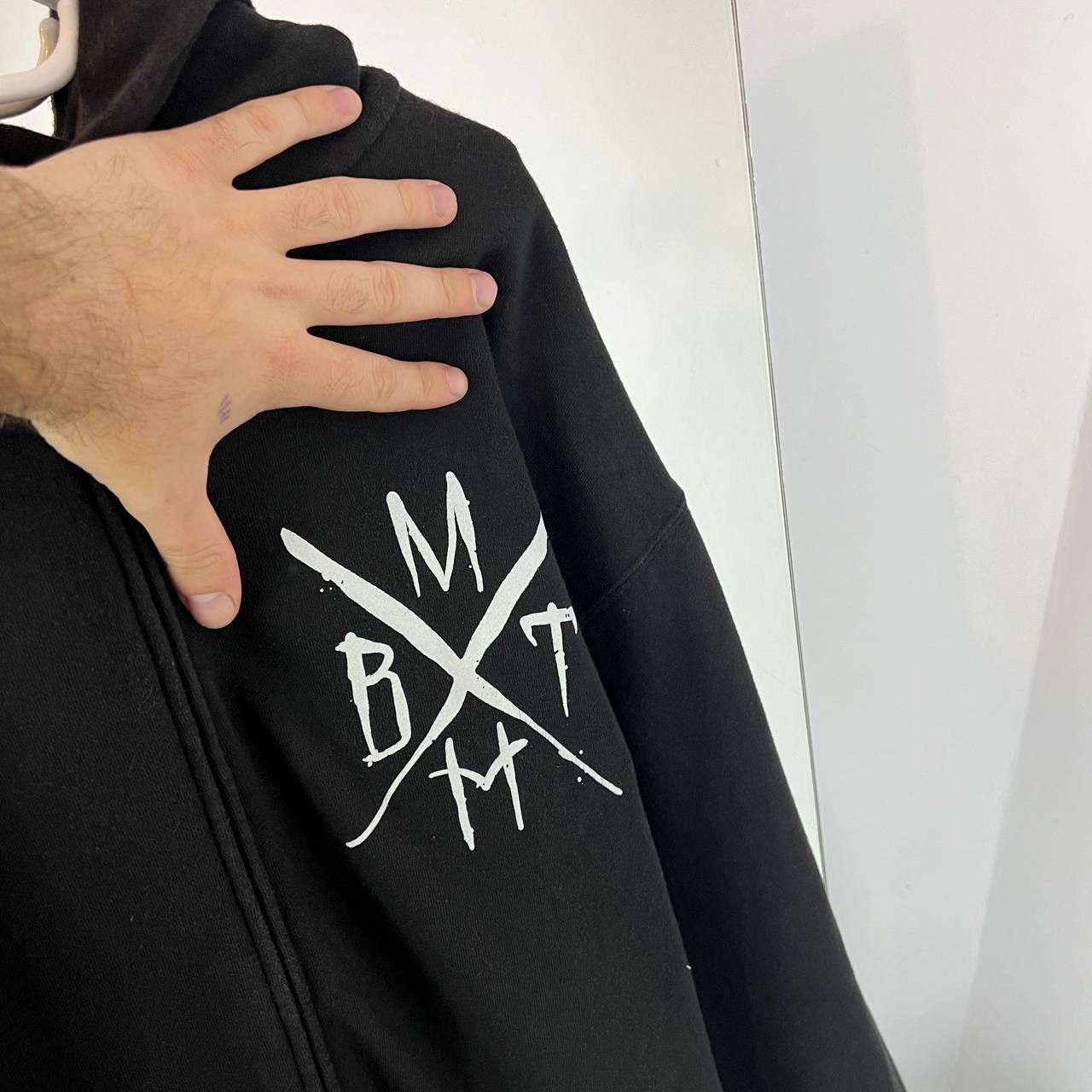 Band Tees Vintage Bring Me The Horizon Big Logo Rock Band Hoodie Size US XL / EU 56 / 4 - 6 Thumbnail