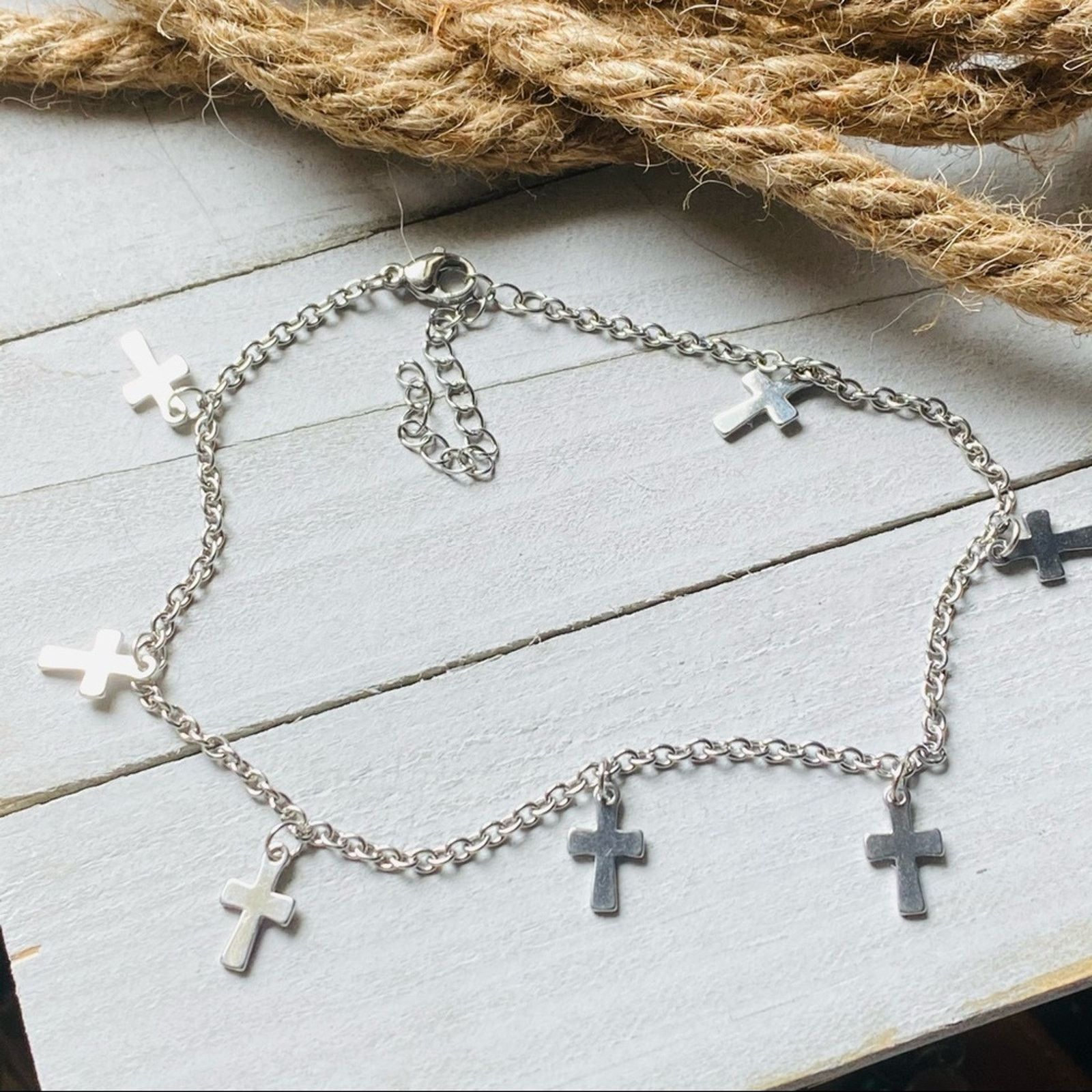 The Unbranded Brand Stainless Steel Cross Ankle Bracelet Size ONE SIZE - 2 Thumbnail