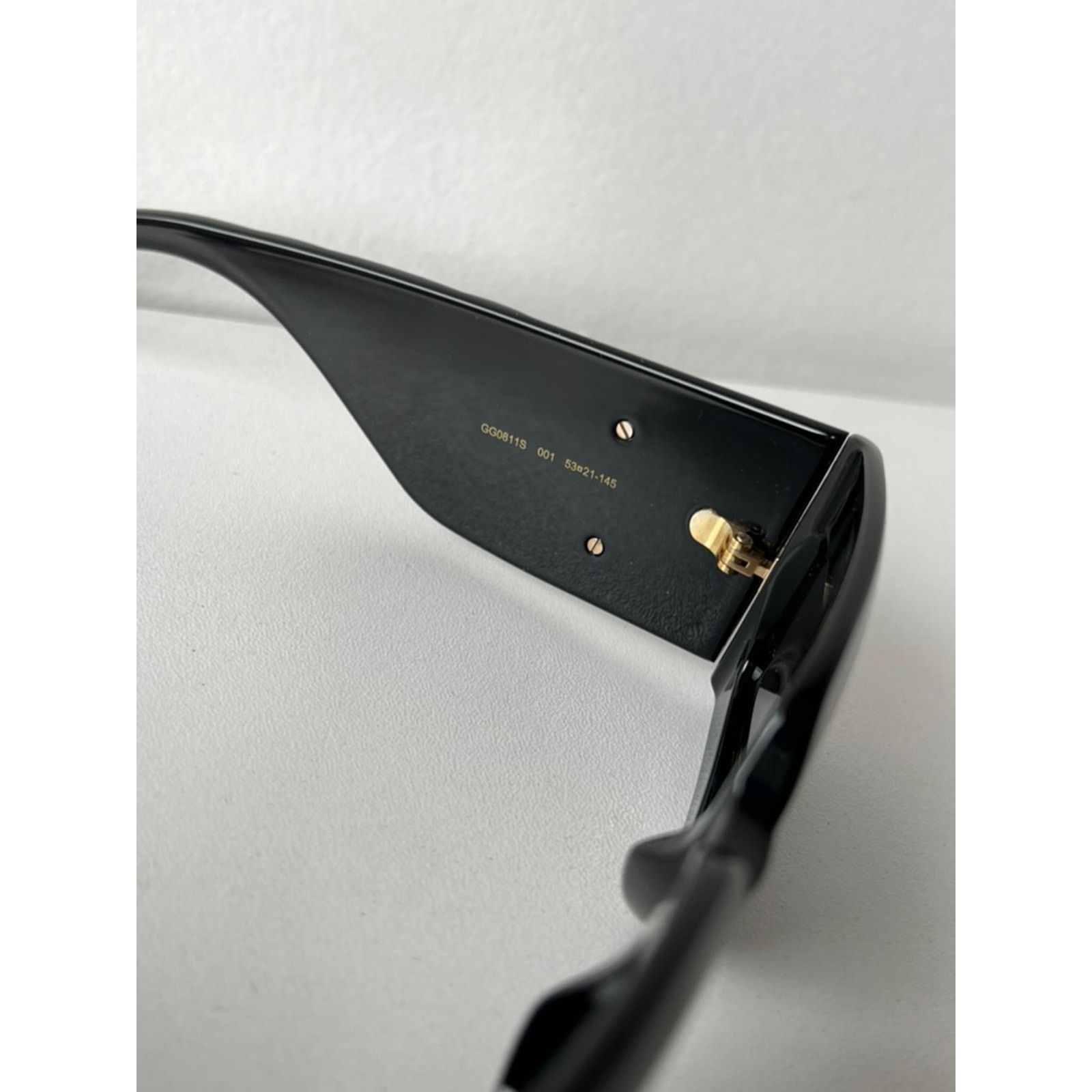 Gucci NEW Gucci GG0811S Black Scalloped Arm Sunglasses Size ONE SIZE - 8 Thumbnail