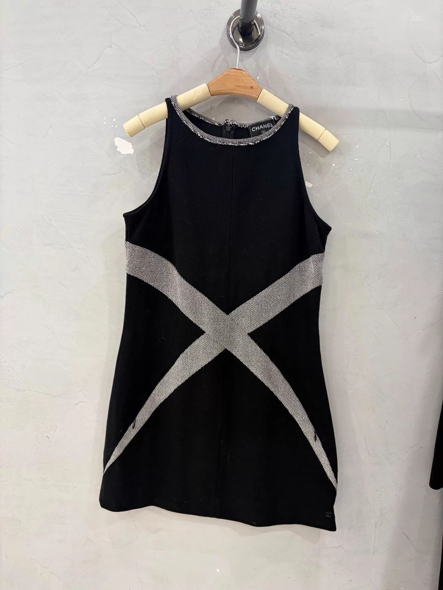 Chanel CHANEL Knit Fitted Sleeveless Mint Dress 38EU Size S / US 4 / IT 40 - 1 Thumbnail