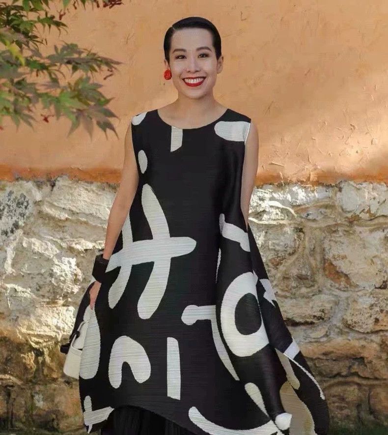 Issey Miyake Issey Miyake size:5 Black oracle bone script dress Size XS / US 0-2 / IT 36-38 - 3 Thumbnail
