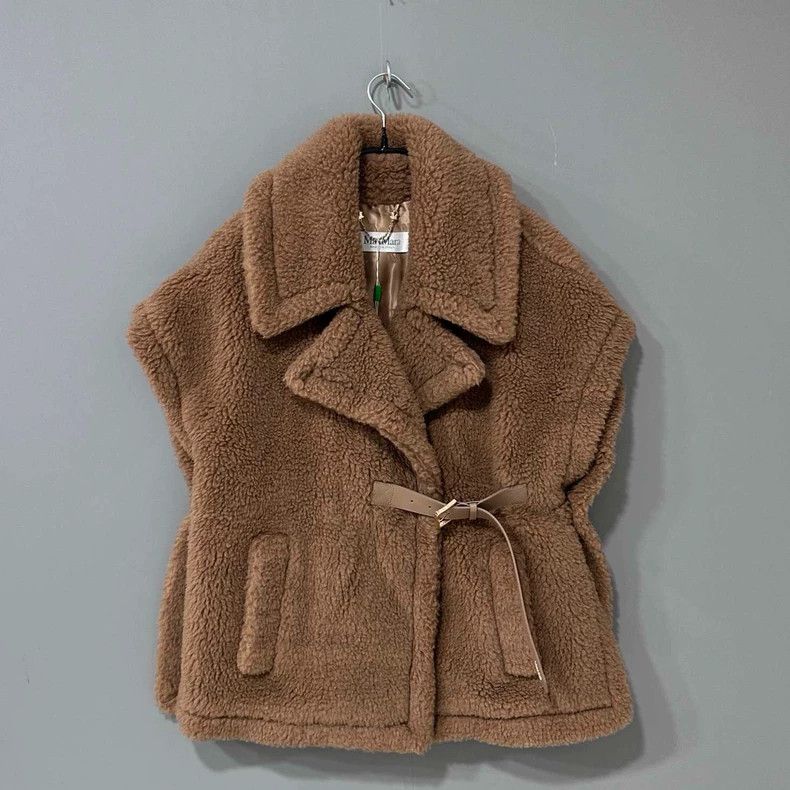 Max Mara Max Mara New teddy vest Size M / US 6-8 / IT 42-44 - 1 Thumbnail