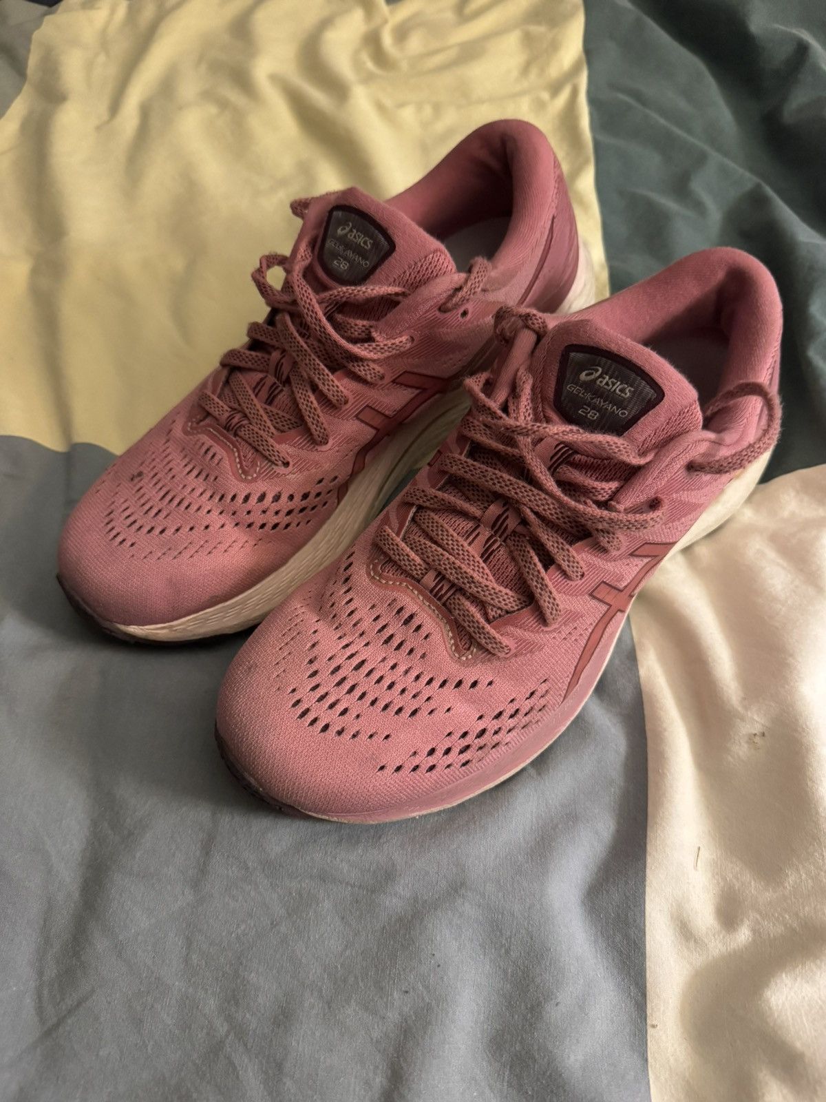 Asics Asics Gel Kayano 28 (Pink) Size US 9.5 / IT 39.5 - 1 Thumbnail