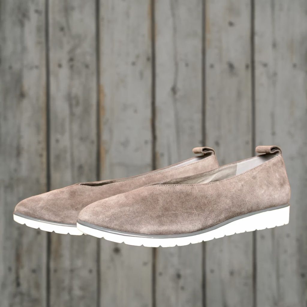 Eileen Fisher EILEEN FISHER Humor Graphite Sport Suede Mini Wedge Loafers Sz. 10 Women Leather Lining Gray Slip On Vintage Mens? Size US 10 / IT 40 - 1 Thumbnail
