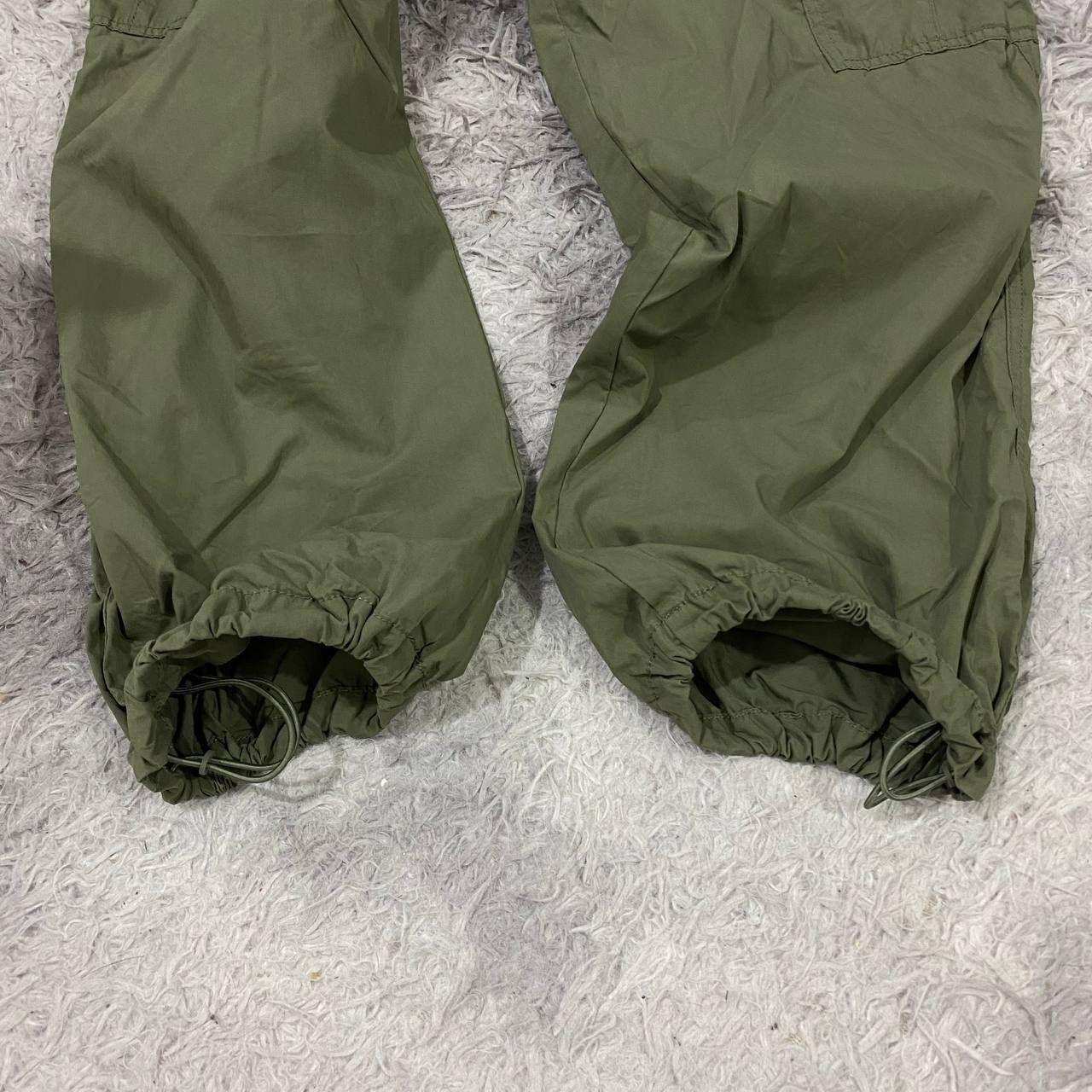 Uniqlo Uniqlo pant parachute Size US 33 - 3 Thumbnail