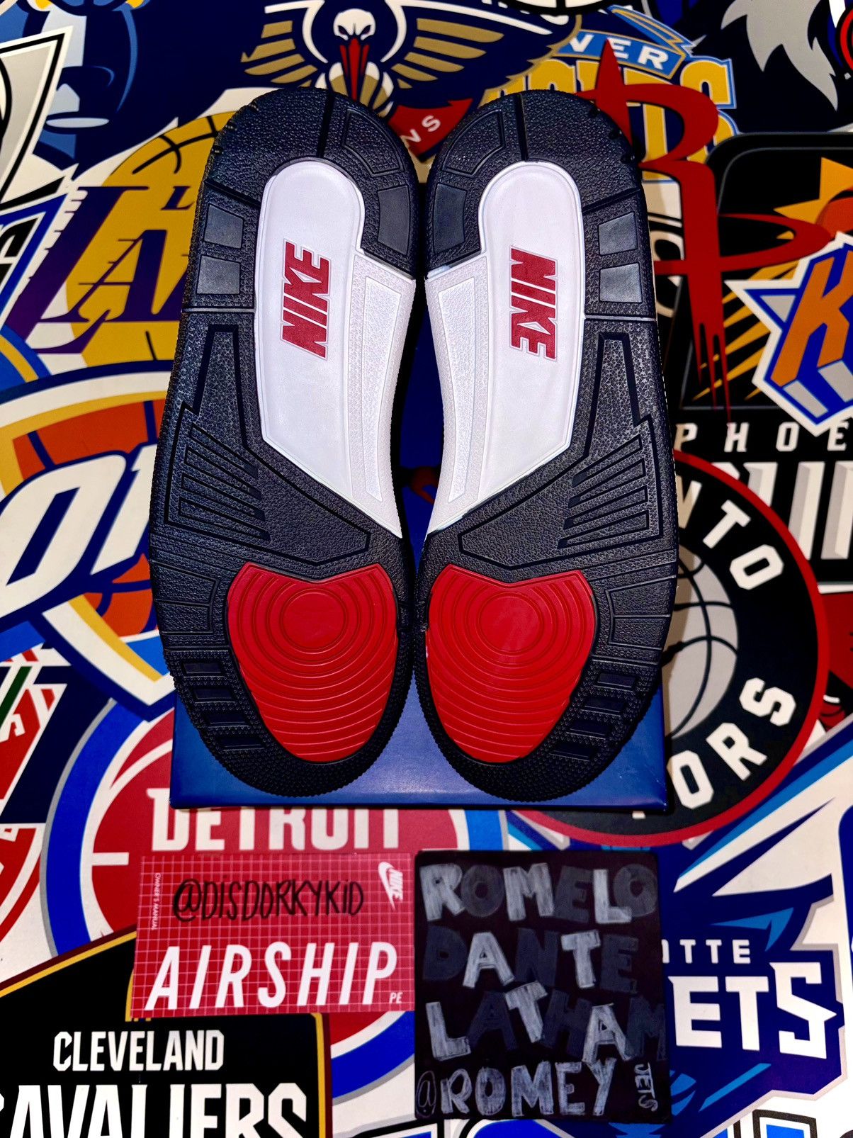 Jordan Brand Black Denim Levi's x Air Jordan 3 Retro SP (IR0914-400) Size US 9.5 / EU 42-43 - 7 Thumbnail
