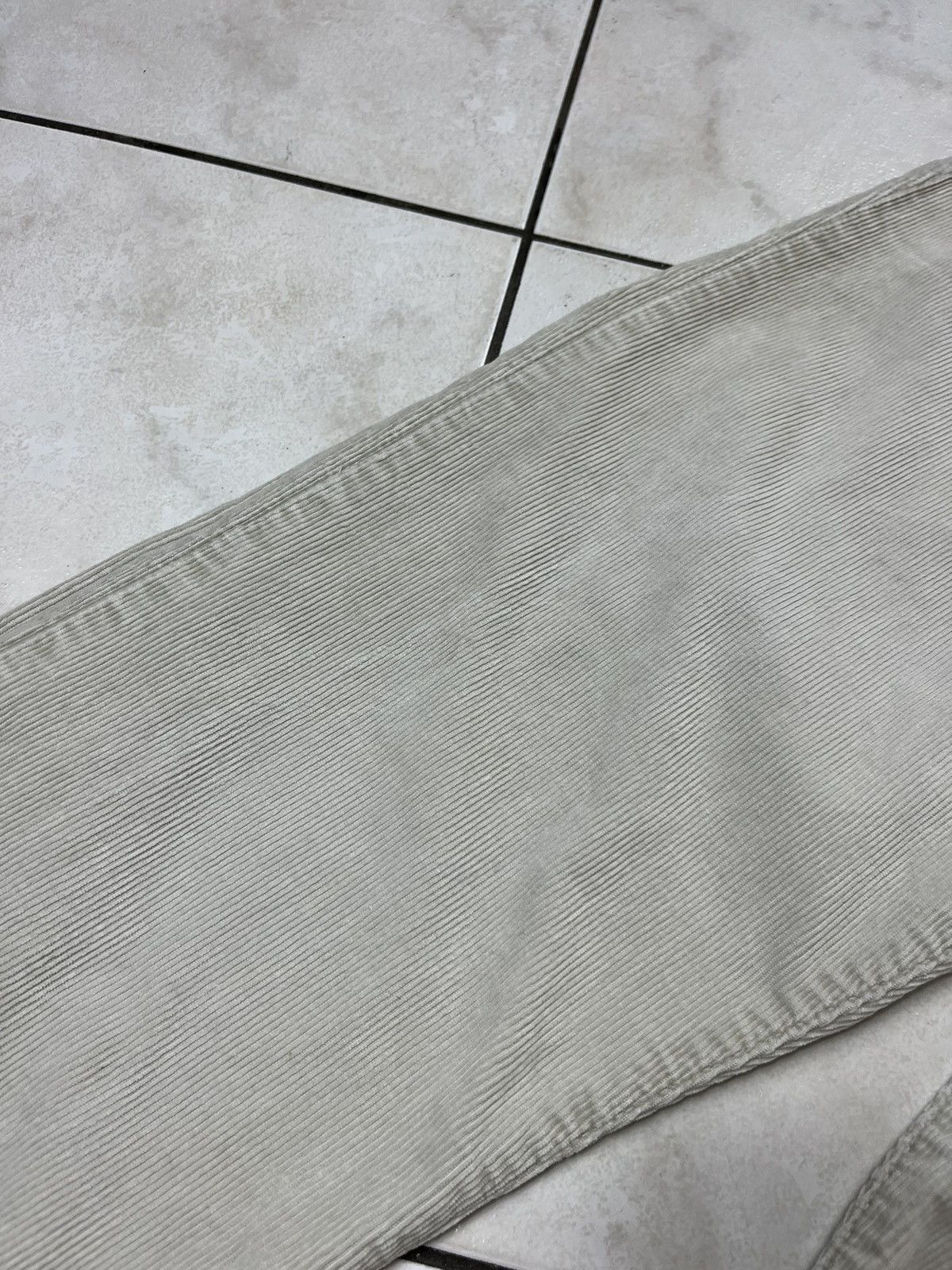 Levi's × Vintage Vintage Levi’s 507 flare corduroy cords y2k pants trousers Size US 34 / EU 50 - 10 Thumbnail