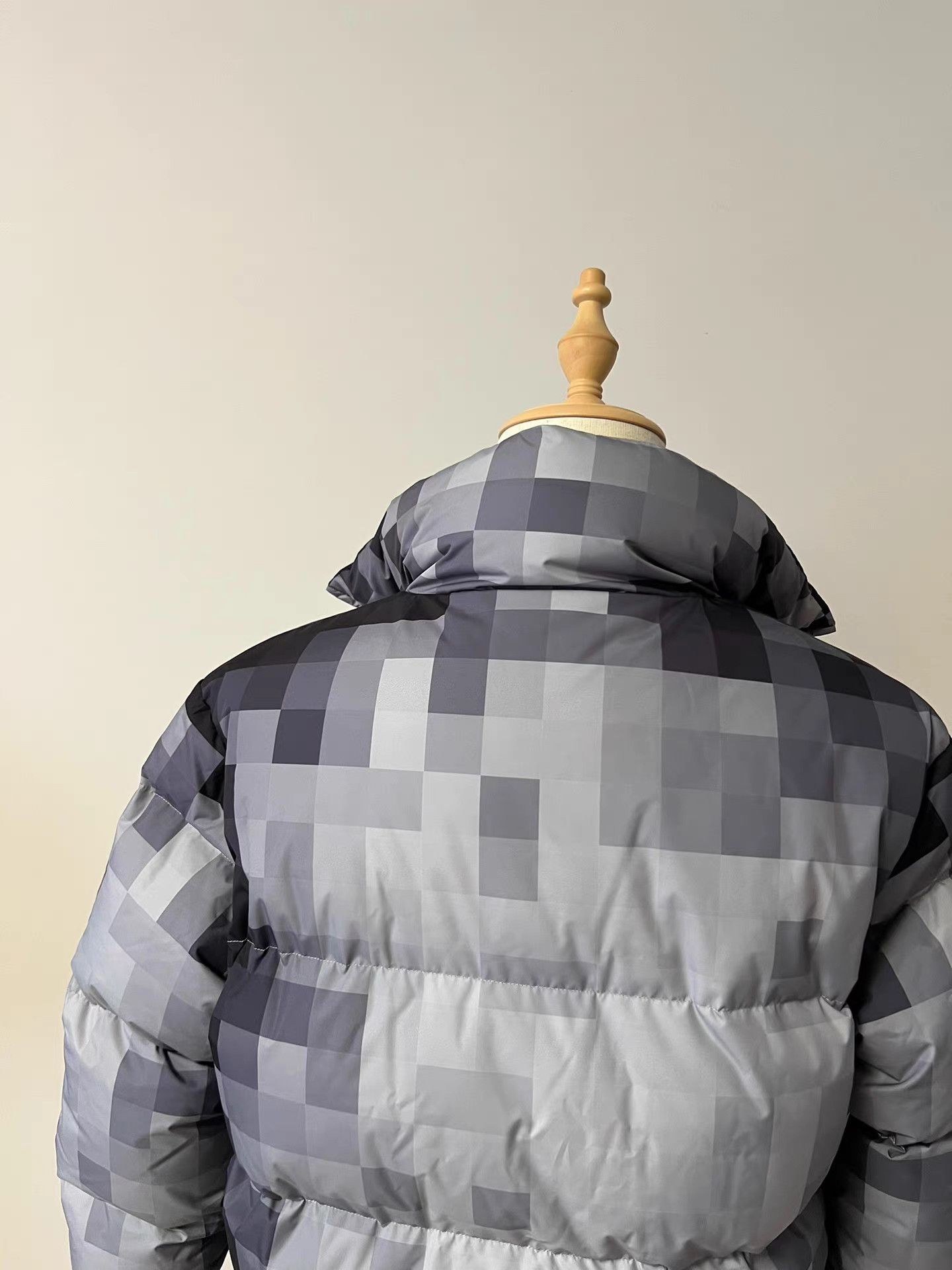 Xander Zhou Xander Zhou Digital Print Down Jacket (White Duck Down) K9 Size US M / EU 48-50 / 2 - 6 Thumbnail