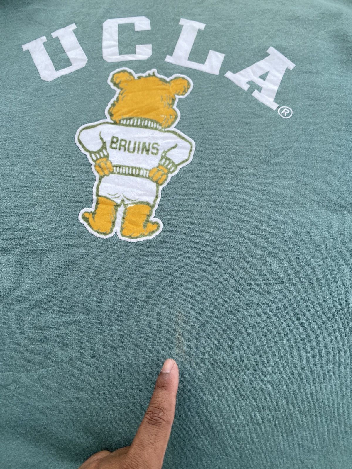 Vintage Rare Vintage UCLA Bruins Los Angeles Tshirt Size US L / EU 52-54 / 3 - 18 Thumbnail