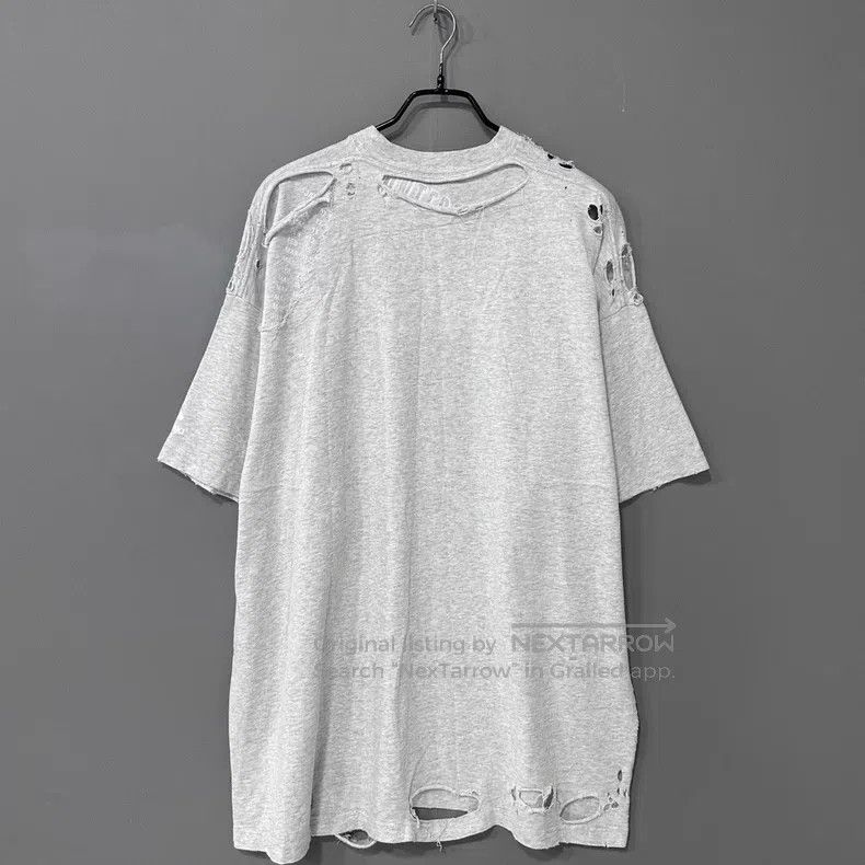 Balenciaga Balenciaga Grey ripped short sleeve T-shirt Size US M / EU 48-50 / 2 - 3 Thumbnail