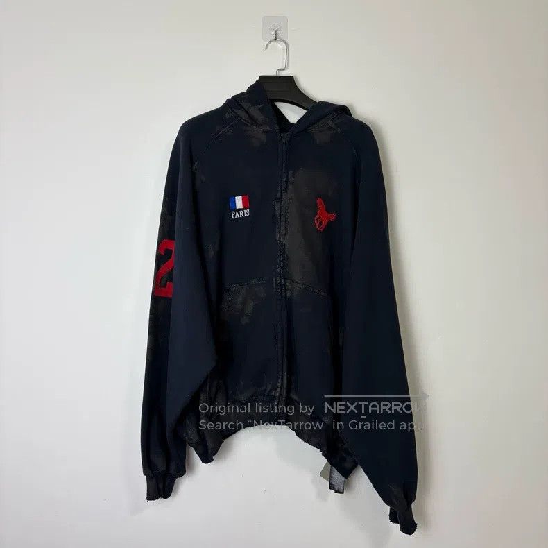 Balenciaga Balenciaga Mud Dyed Battle Horse Hooded Sweatshirt Size US L / EU 52-54 / 3 - 1 Thumbnail