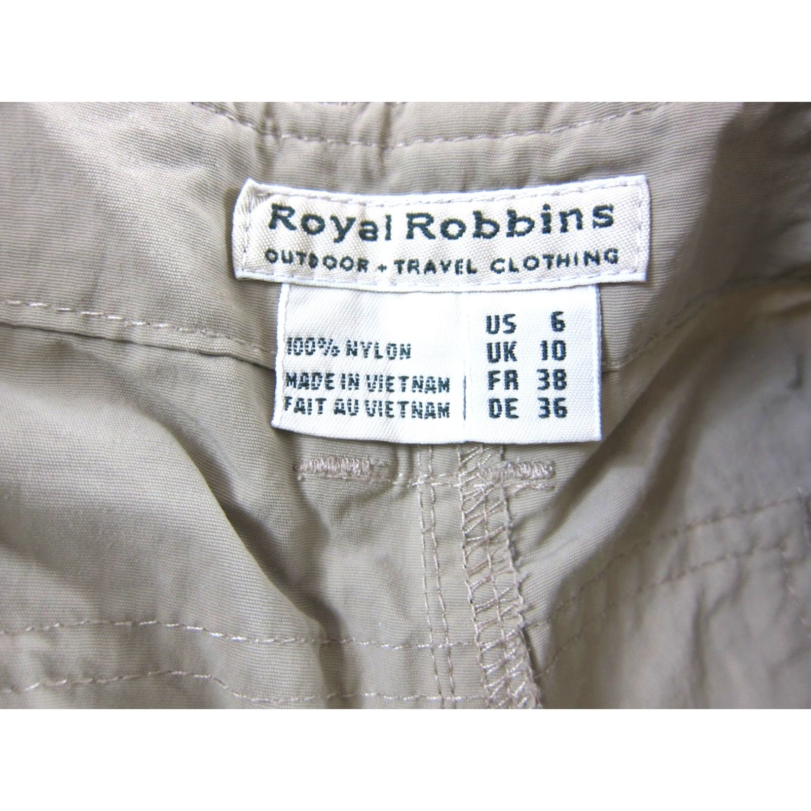 Royal Robbins VINTAGE Royal Robbins Shorts Women 6 Beige Nylon Cargo Pocket 30" waist 5" inseam 41" hip 10" rise 6 pockets Cargo Shorts Women 6 Size 28" / US 6 / IT 42 - 3 Thumbnail