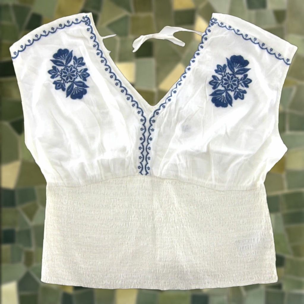 Old Navy Old Navy Blouse NWT Ivory Blue Embroidered Floral V-Neck Cap Sleeve XL Size XL / US 12-14 / IT 48-50 - 1 Thumbnail