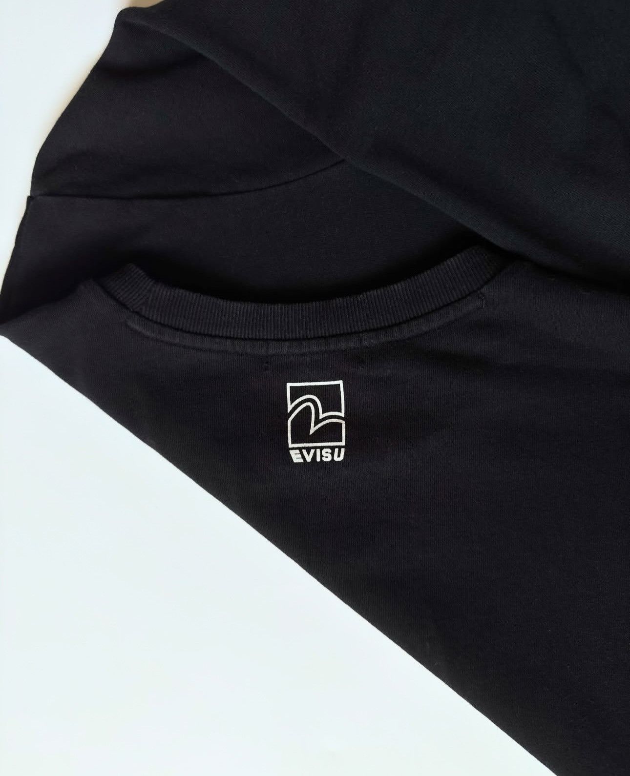 Evisu Evisu black sweatshirt L sz Size US L / EU 52-54 / 3 - 5 Thumbnail