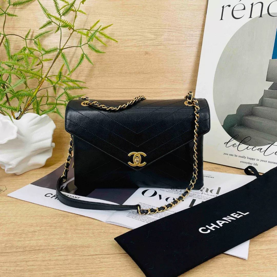 Chanel Pre-loved Bag Very good condition Size ONE SIZE - 1 Thumbnail