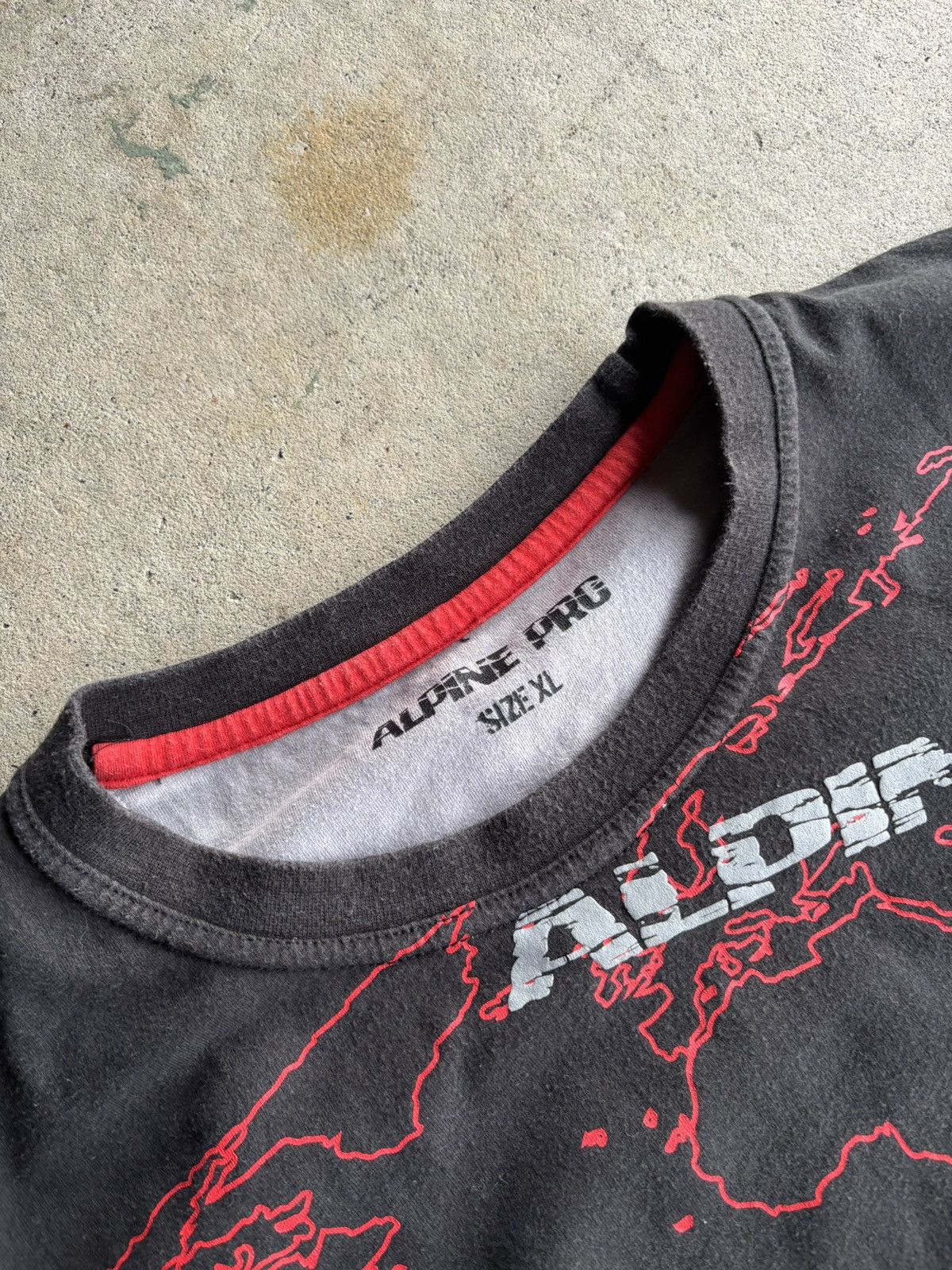 Other Vintage Alpine Pros Contrast Grunge Faded Black Tee Size US XL / EU 56 / 4 - 4 Thumbnail